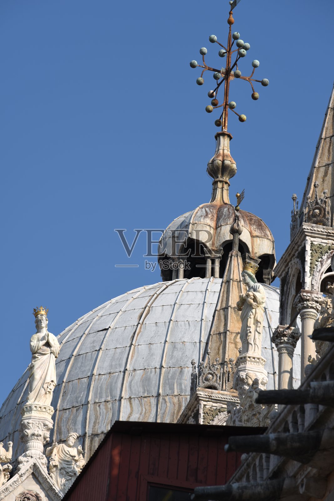 威尼斯圣马可大教堂的圆顶照片摄影图片