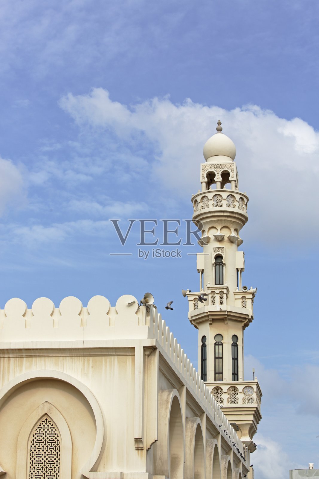 巴林谢赫伊萨·本·阿里清真寺的宣礼塔照片摄影图片