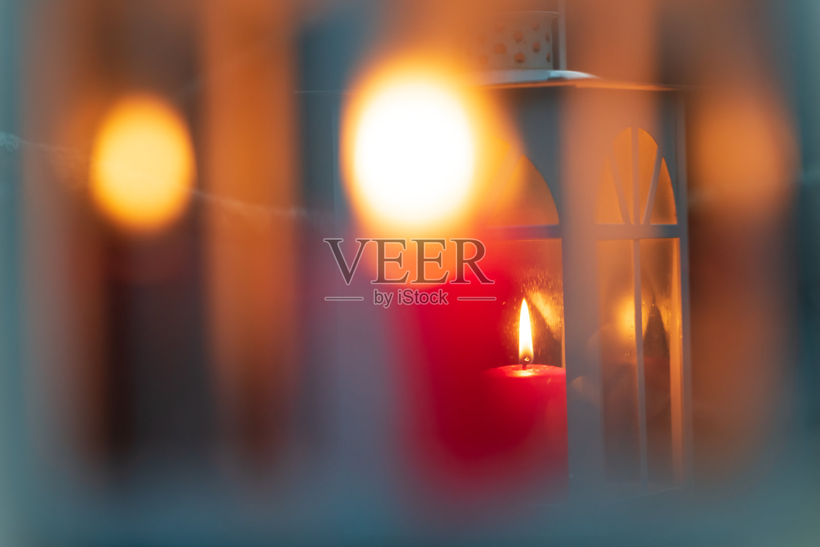 蜡烛灯。选择性聚焦和浅景深。照片摄影图片