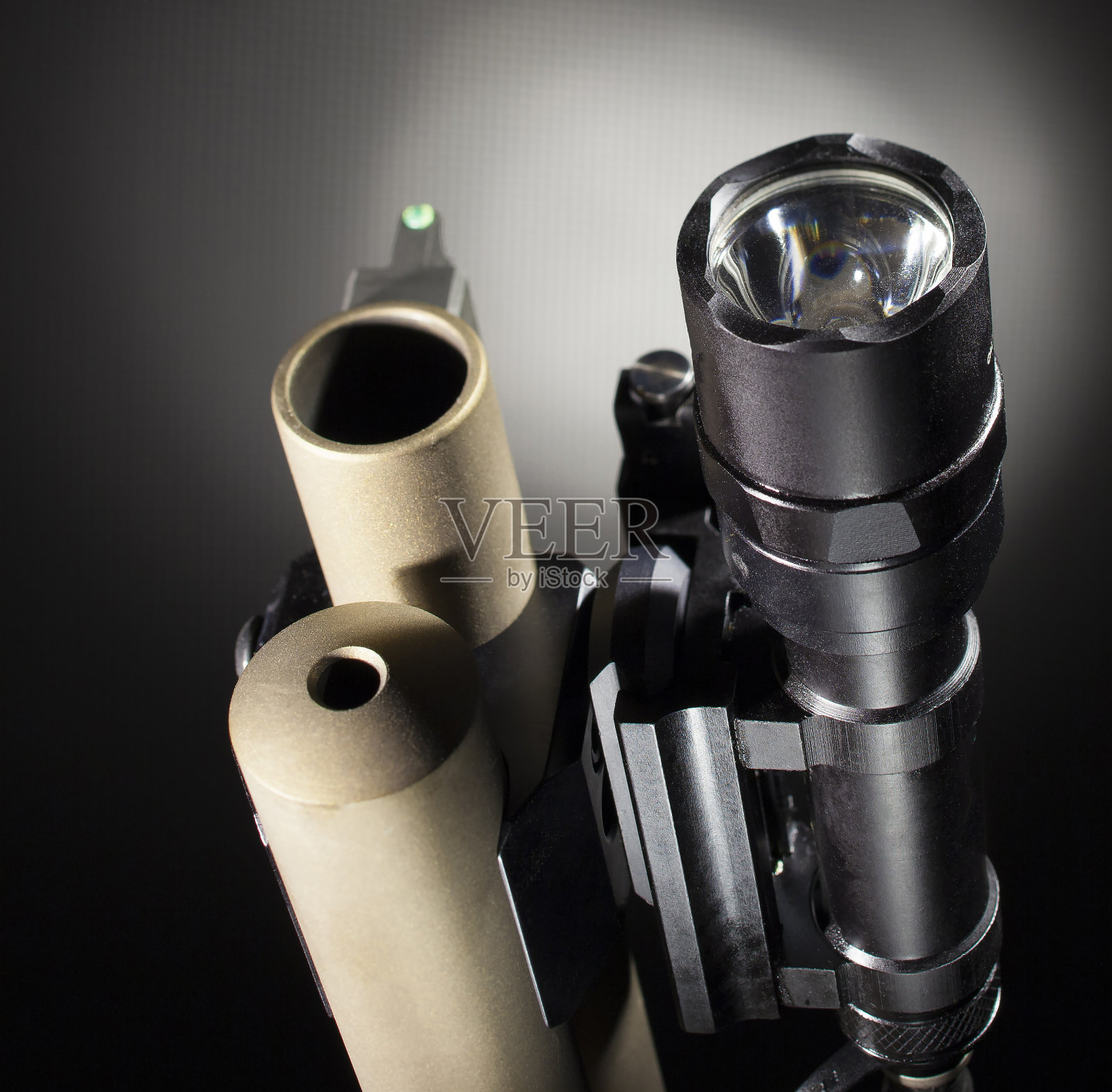 带手电筒的猎枪枪管照片摄影图片