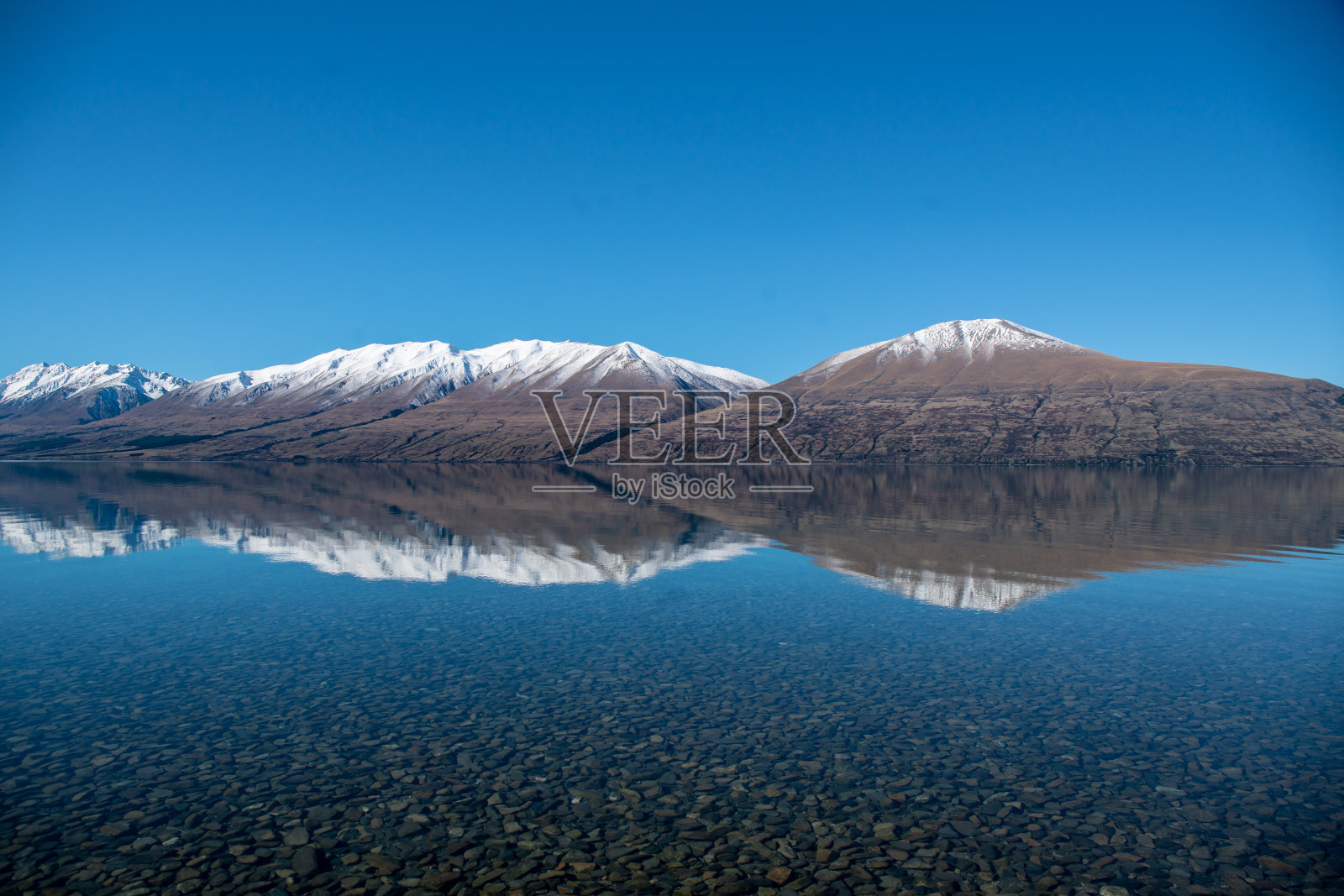 奥拉基国家公园的雪山照片摄影图片