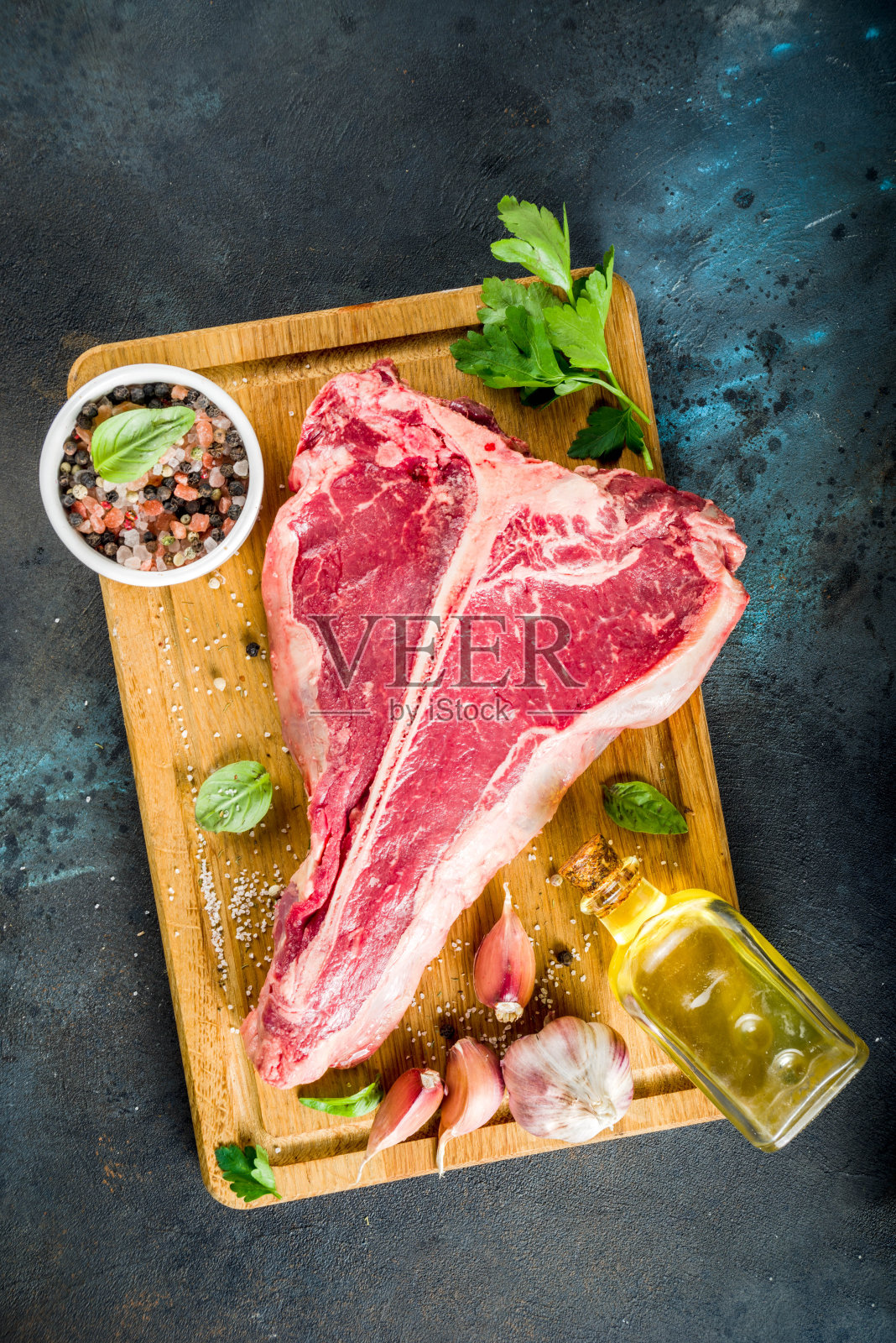 生的牛排照片摄影图片