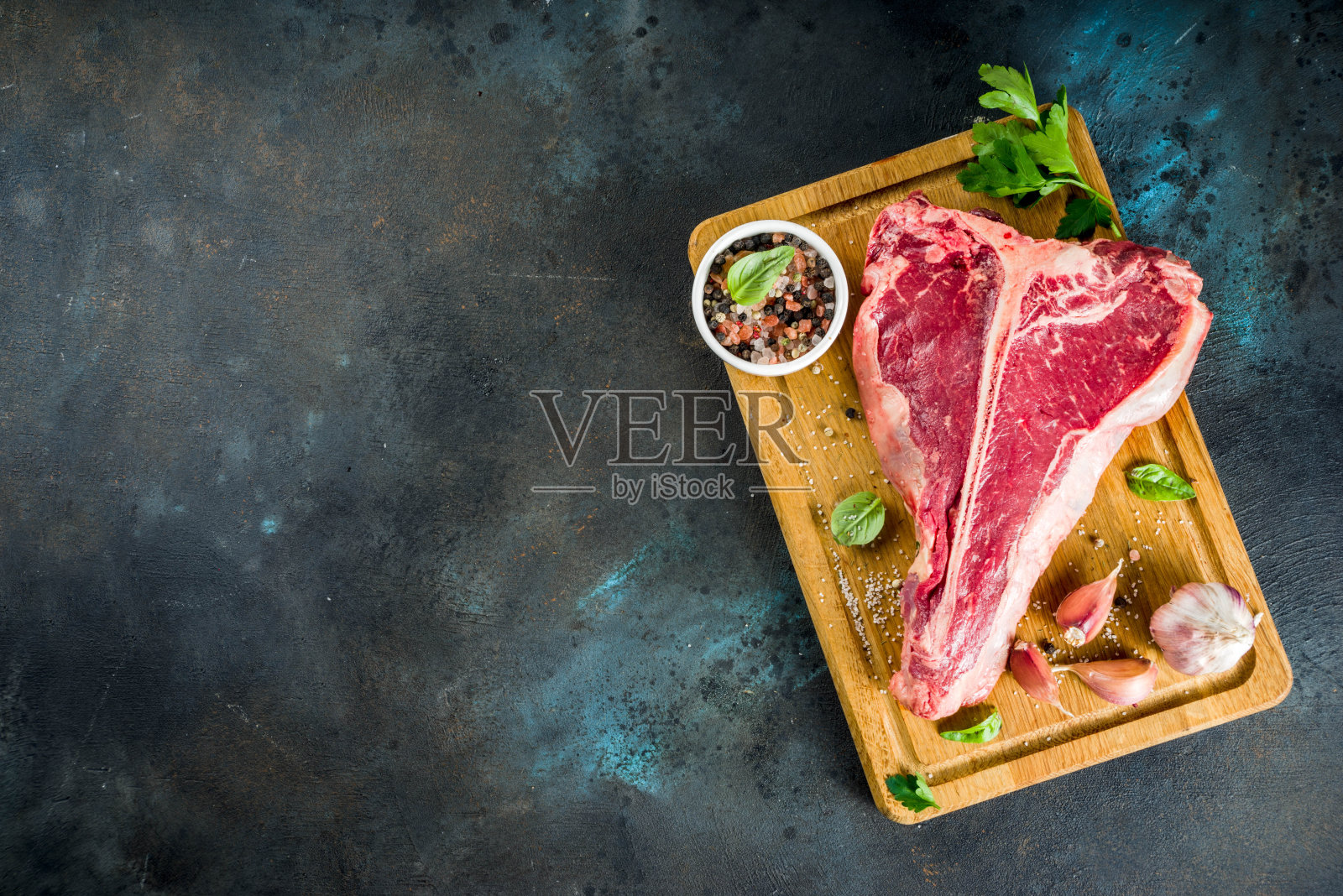 生的牛排照片摄影图片