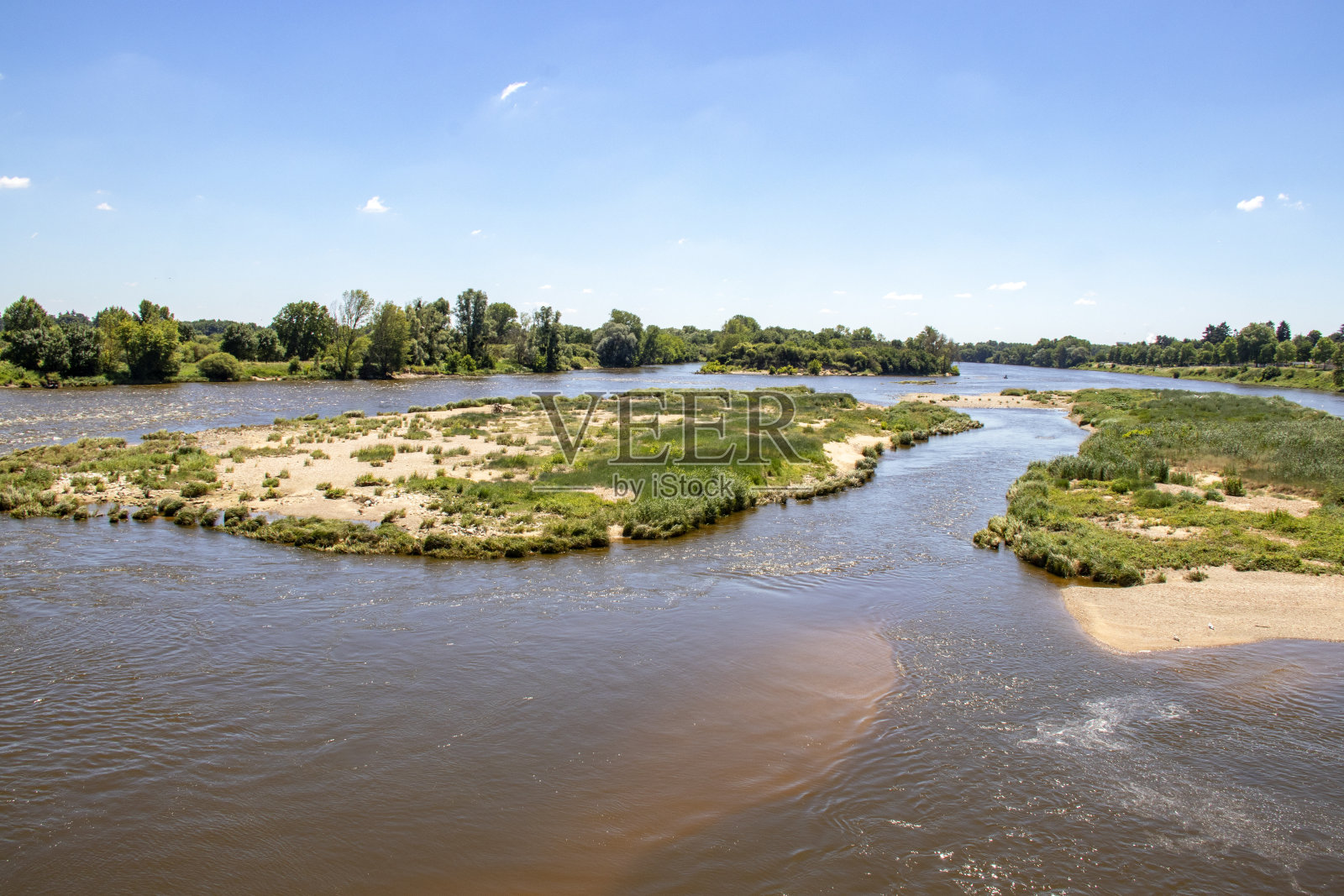 的地方。卢瓦尔河上的小岛。摇篮。卢瓦尔中心照片摄影图片