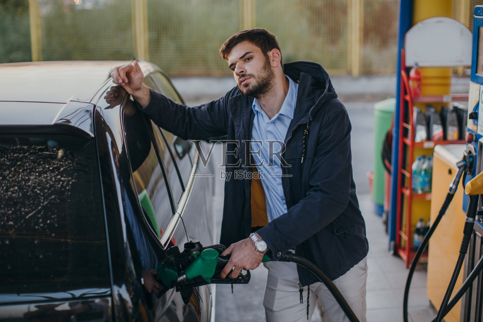 人去旅行照片摄影图片