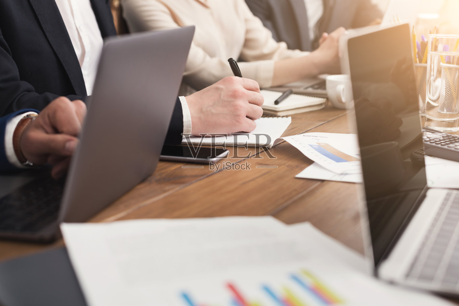 软件开发公司的程序员照片摄影图片