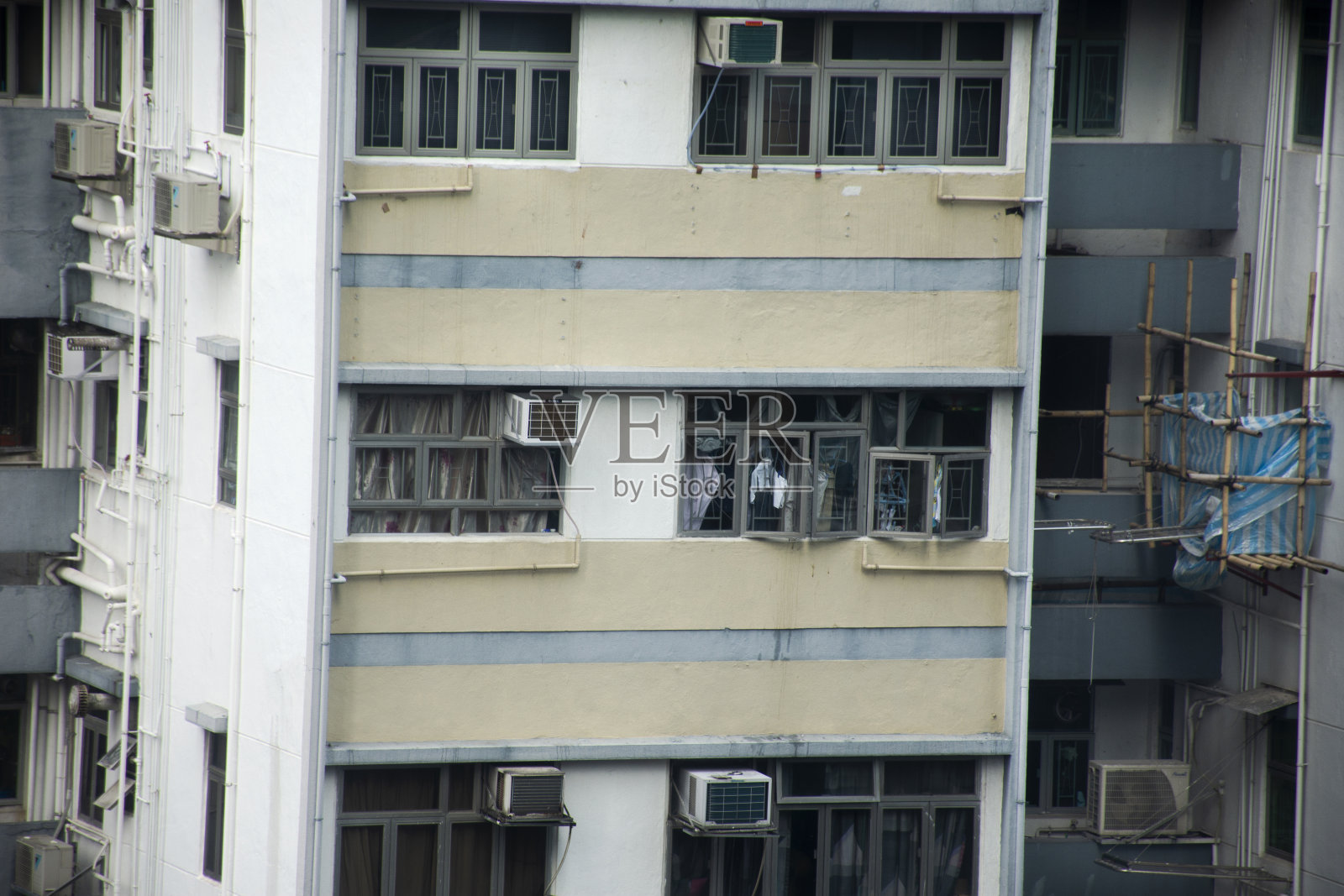 在中国香港铜锣湾的高楼大厦中观赏风景和城市景观照片摄影图片