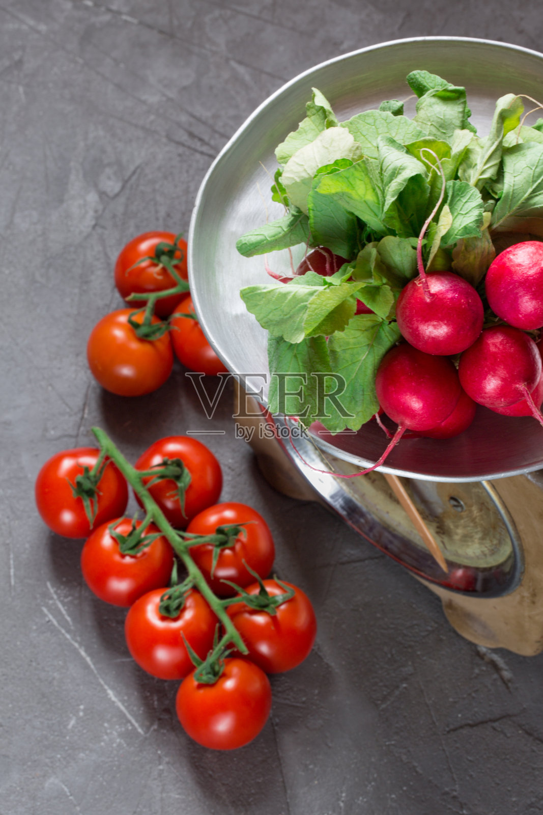秤上的蔬菜。节食照片摄影图片