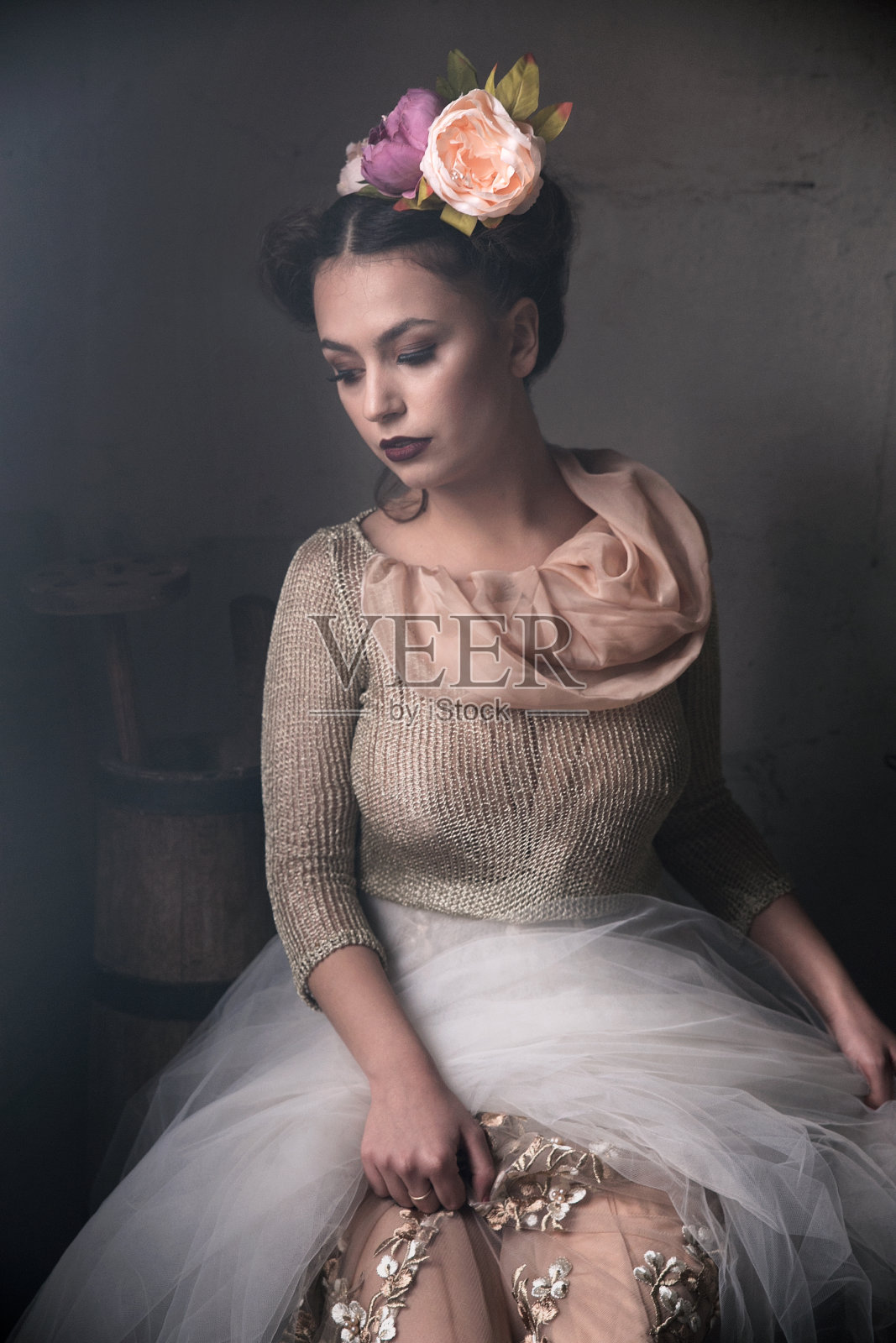 一个女孩的肖像。照片摄影图片