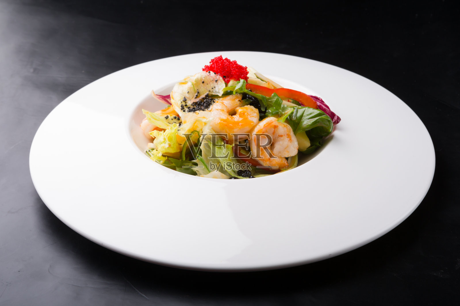 优雅的鲜虾沙拉照片摄影图片