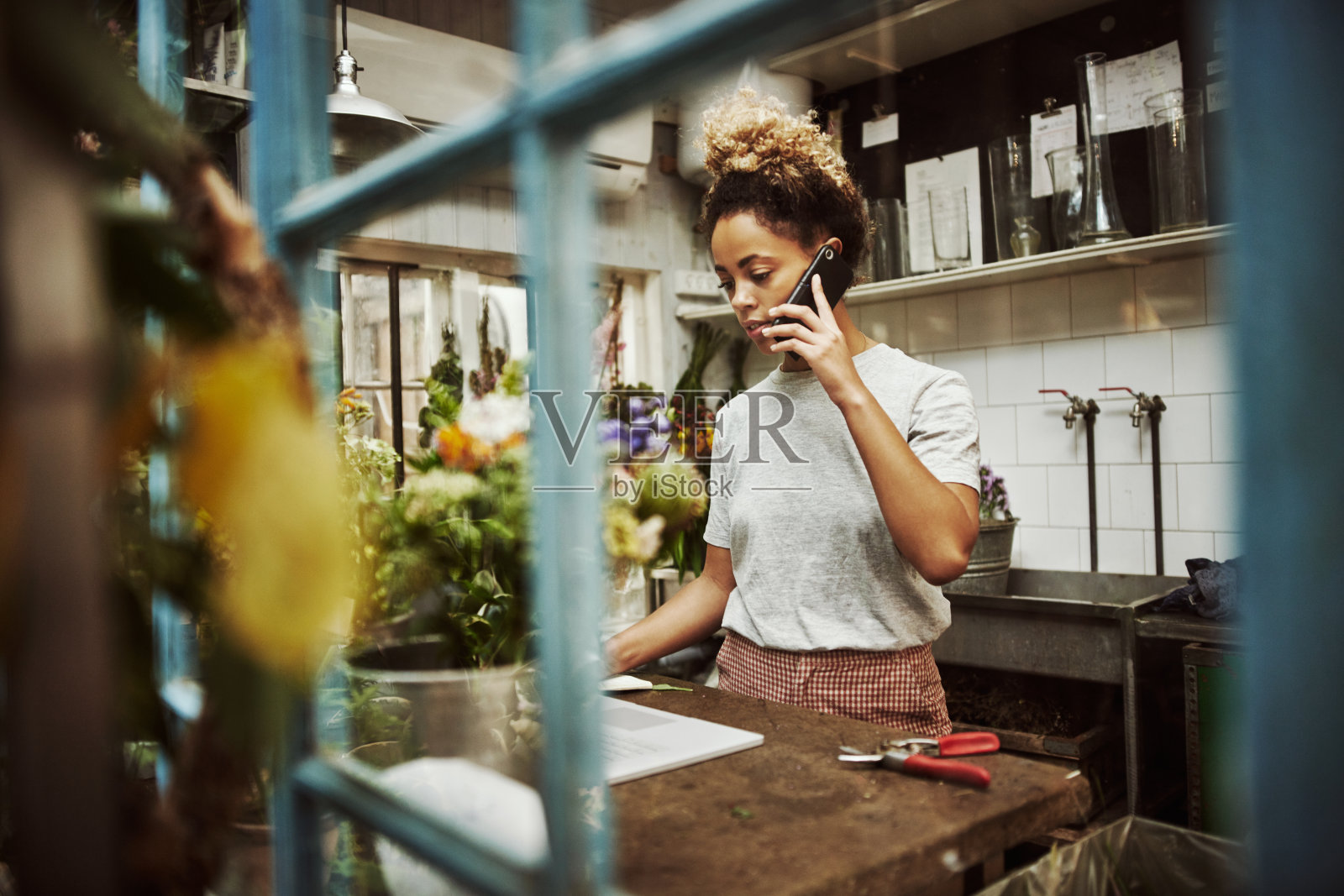 我的一天变得更忙了照片摄影图片