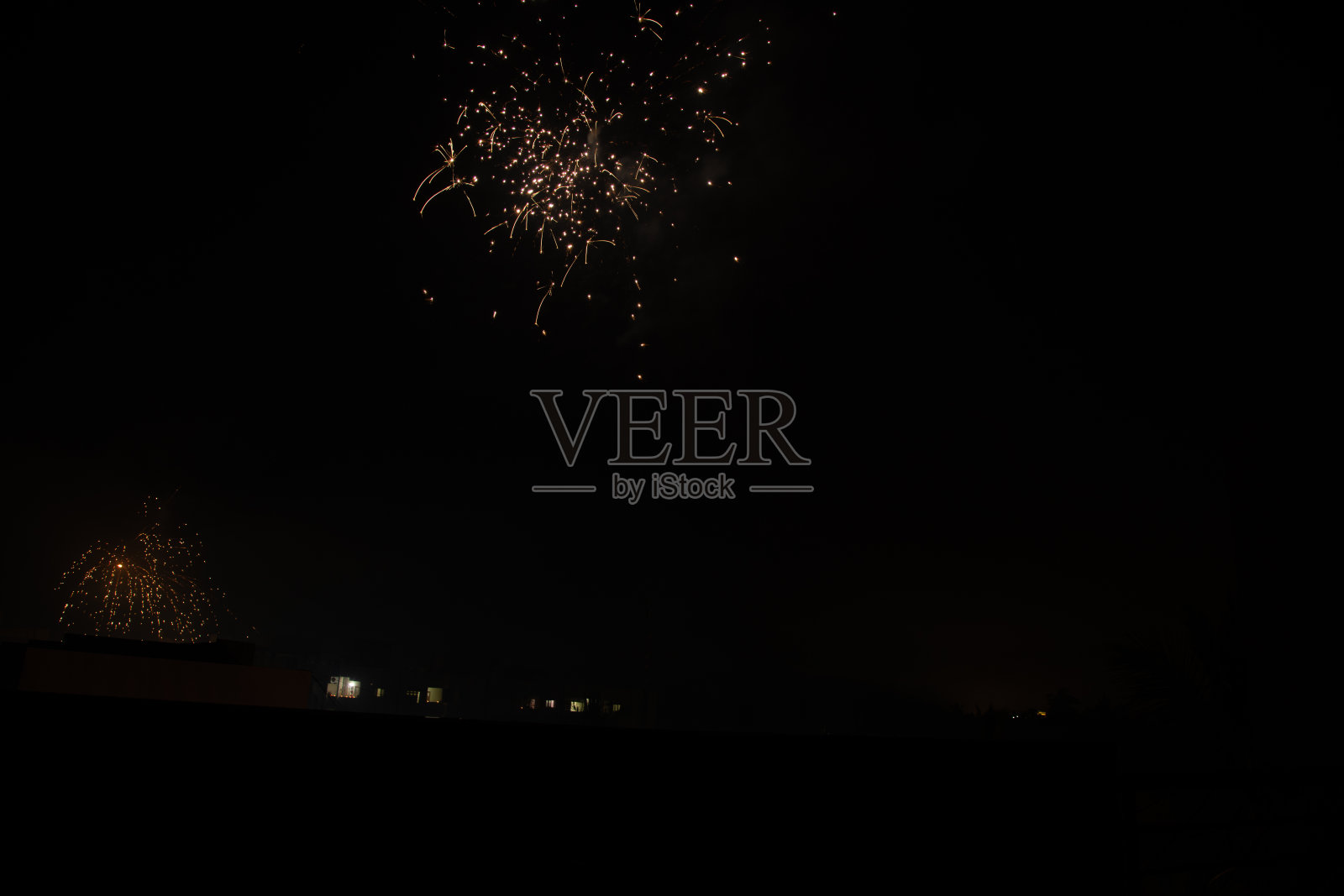 放鞭炮庆祝新年排灯节活动照片摄影图片