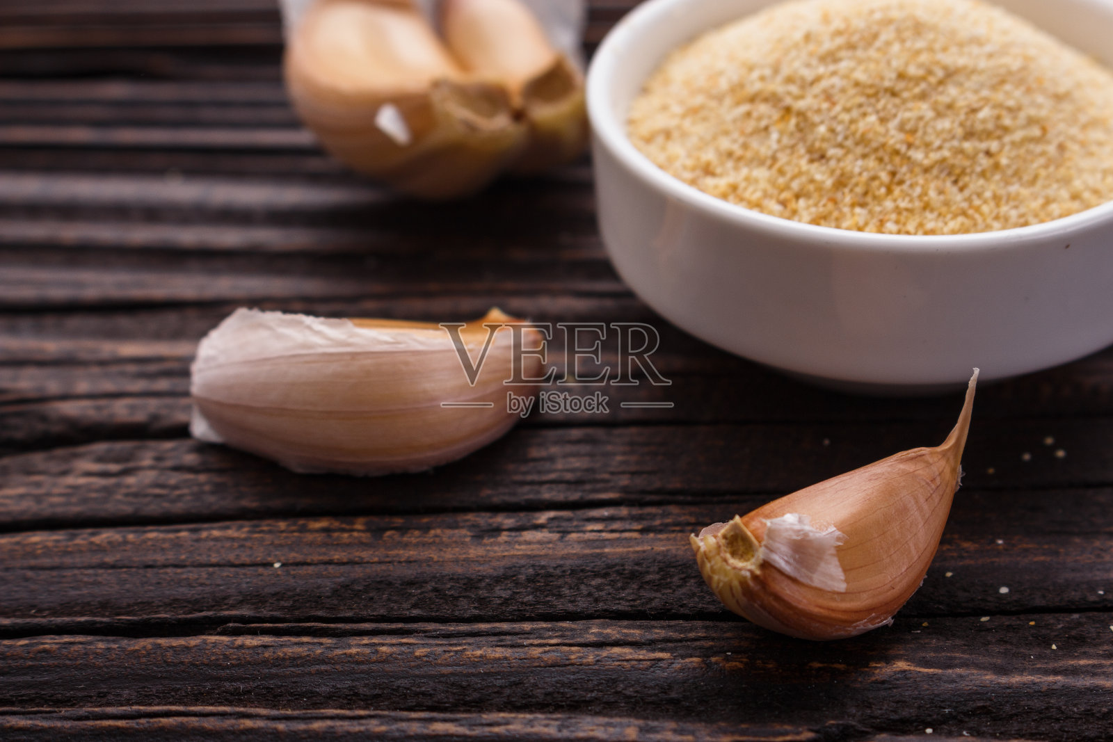 芳香的大蒜在一个木制的乡村背景照片摄影图片