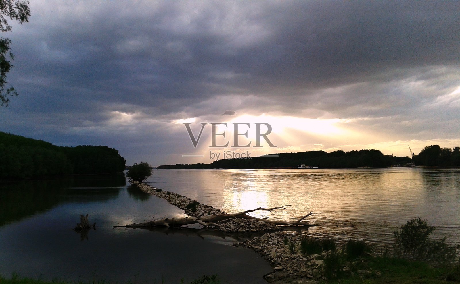 多瑙河日落照片摄影图片