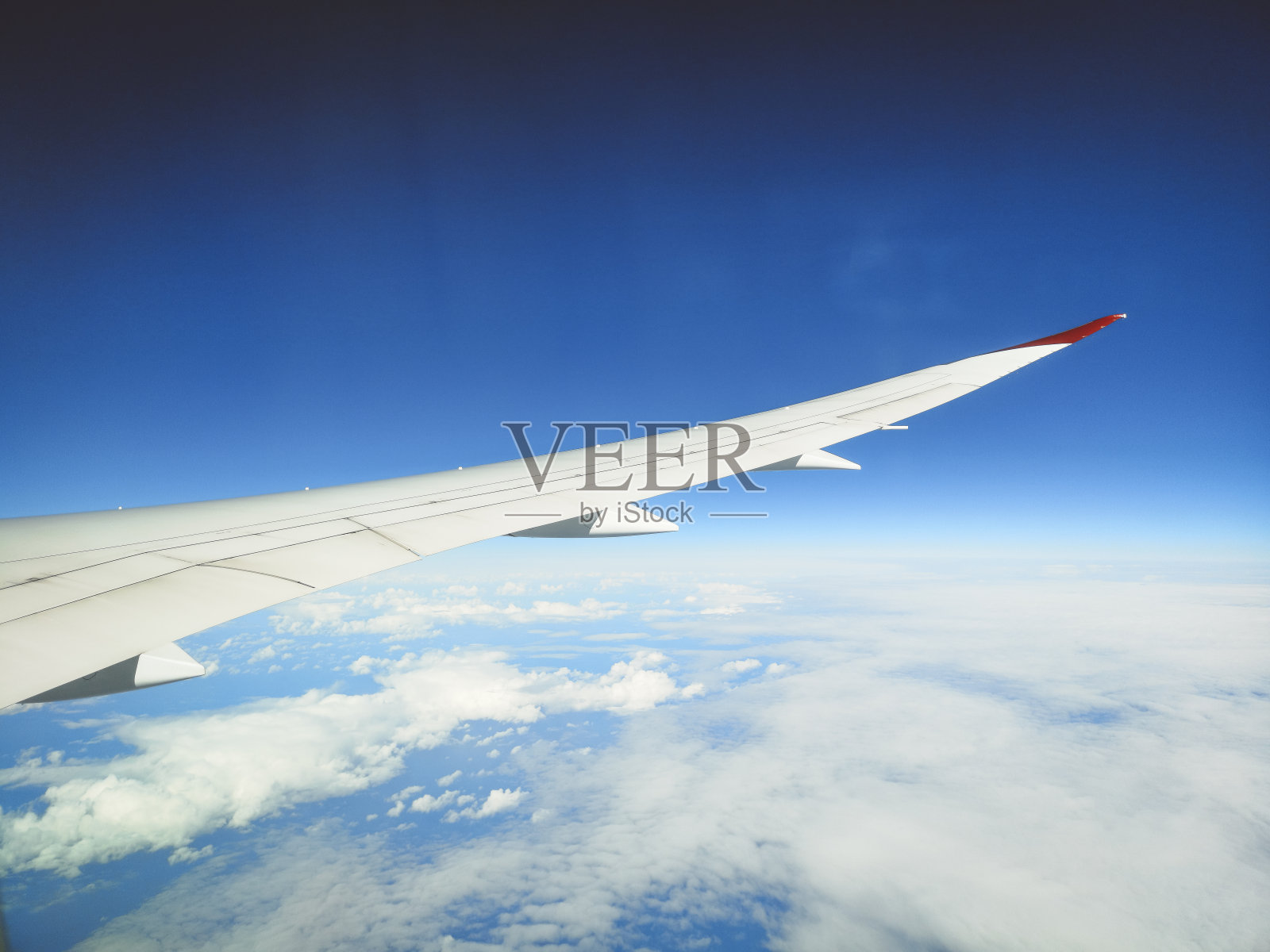 在云层之上照片摄影图片