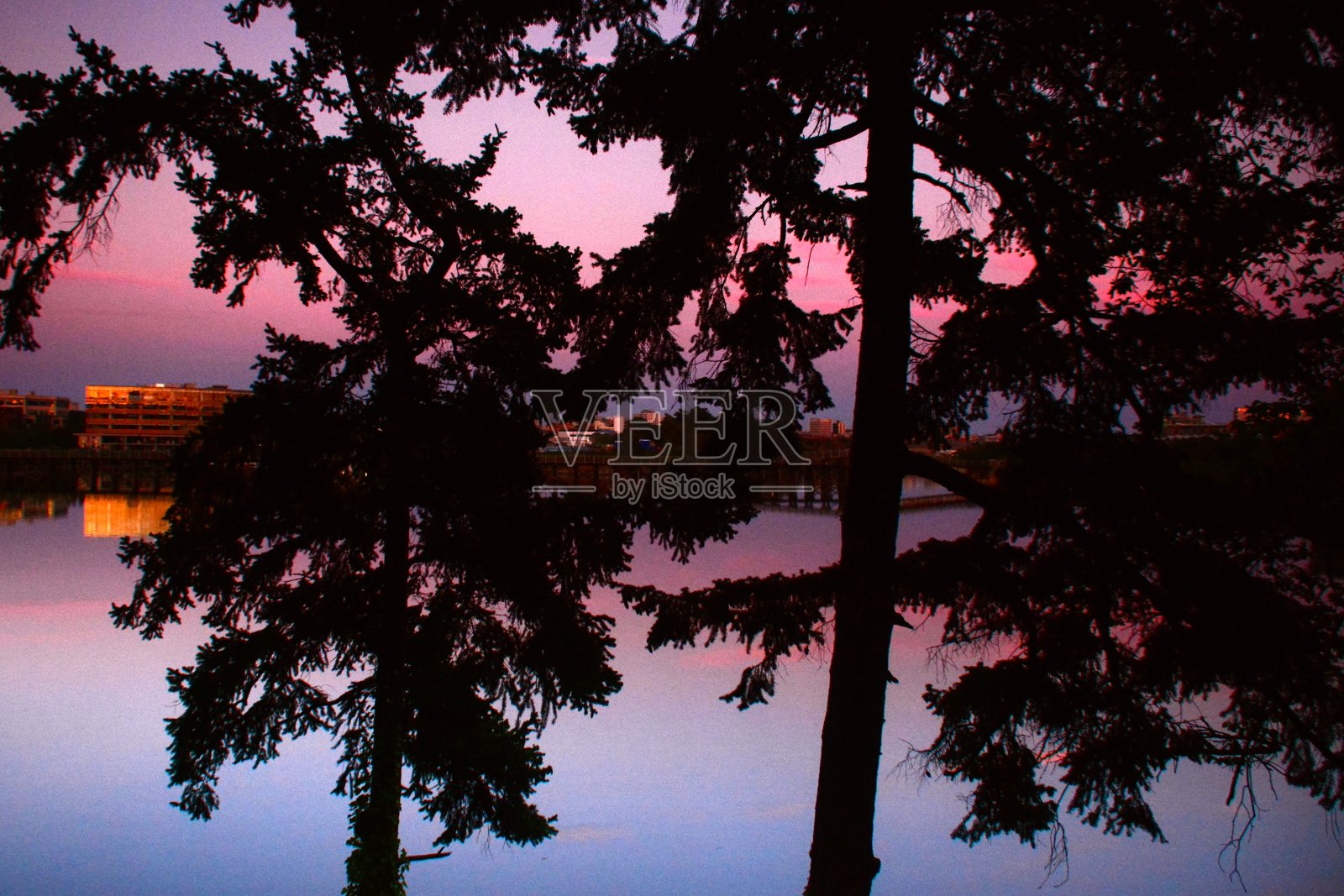 粉红色的日落照片摄影图片