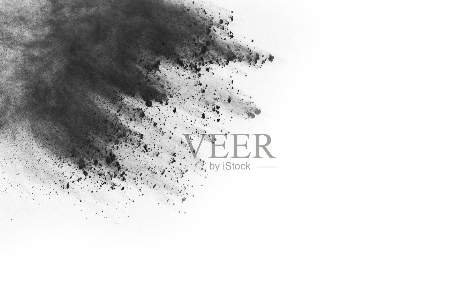 白色背景上的木炭颗粒，抽象的粉末飞溅在白色背景上，黑色粉末爆炸或投掷黑色粉末的冻结运动。照片摄影图片