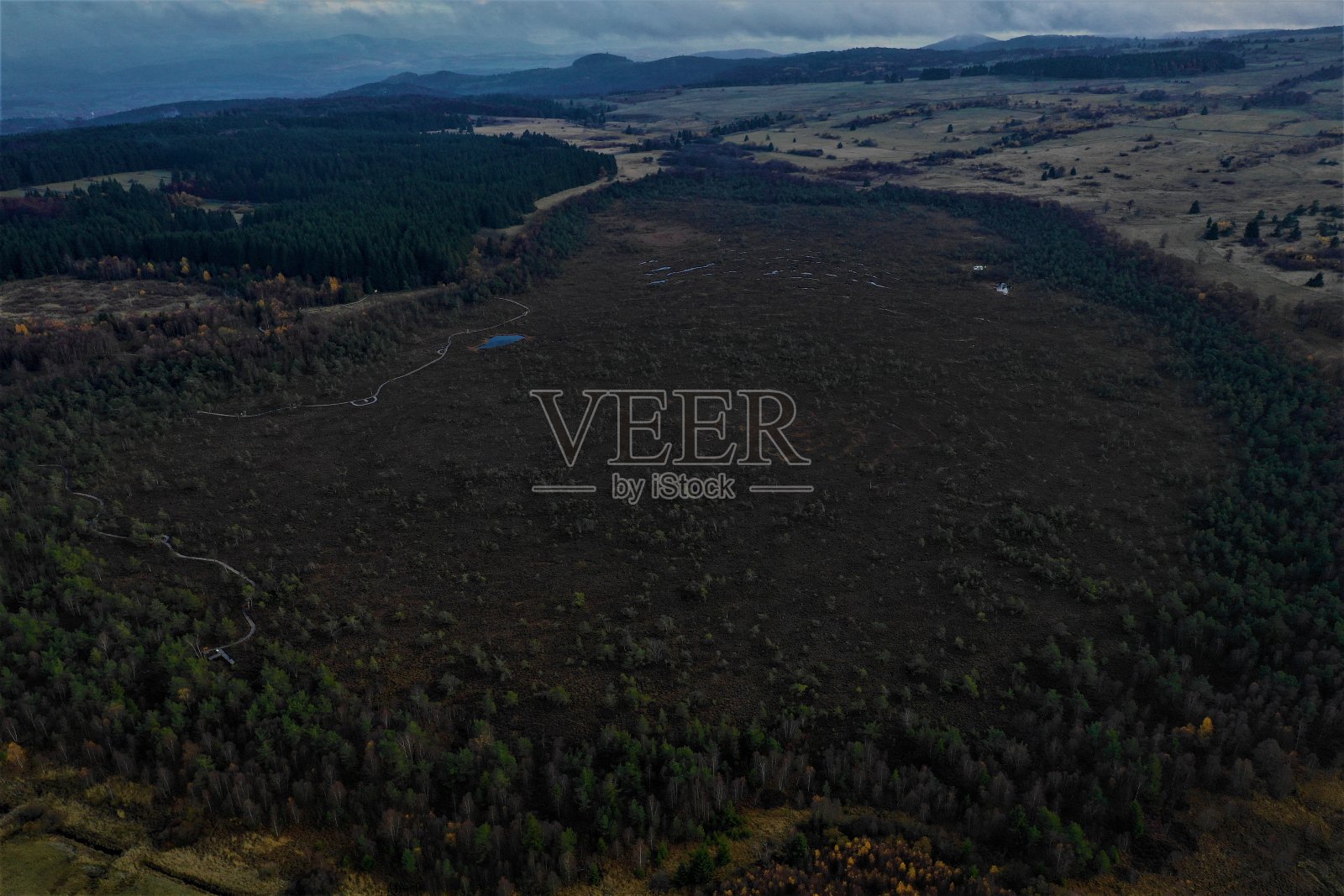 空中的黑色沼泽照片摄影图片