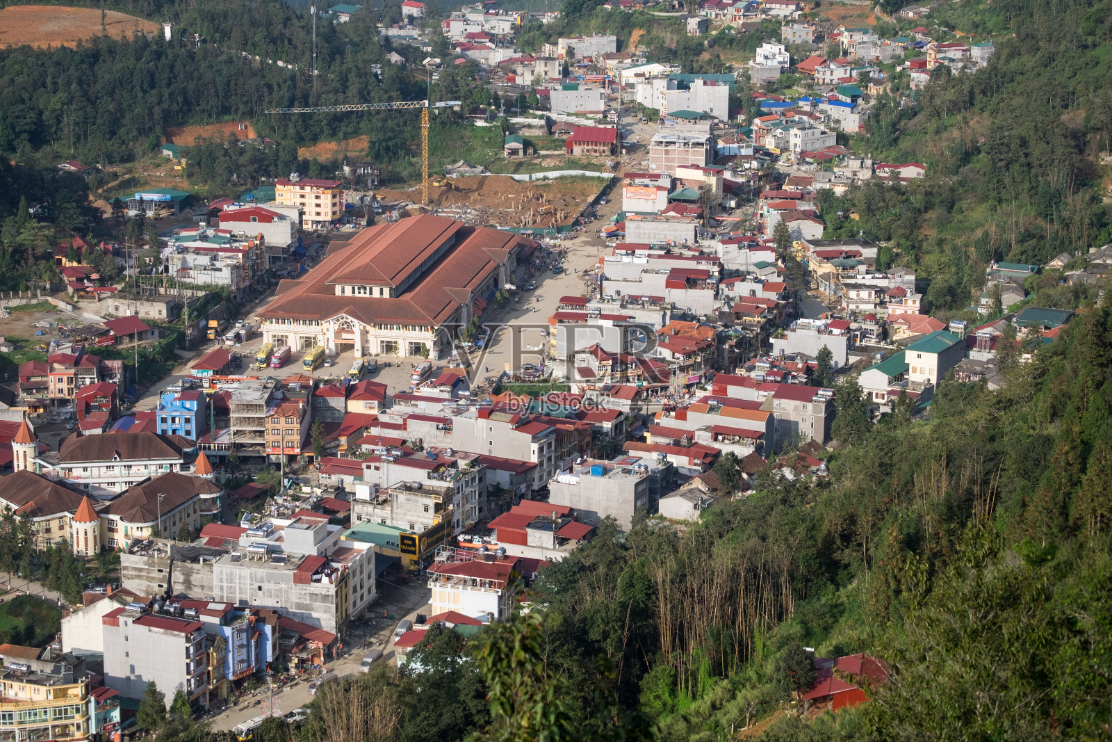 越南萨帕的鸟瞰图。萨帕是越南北部的必去景点之一，那里气候凉爽，景色优美照片摄影图片