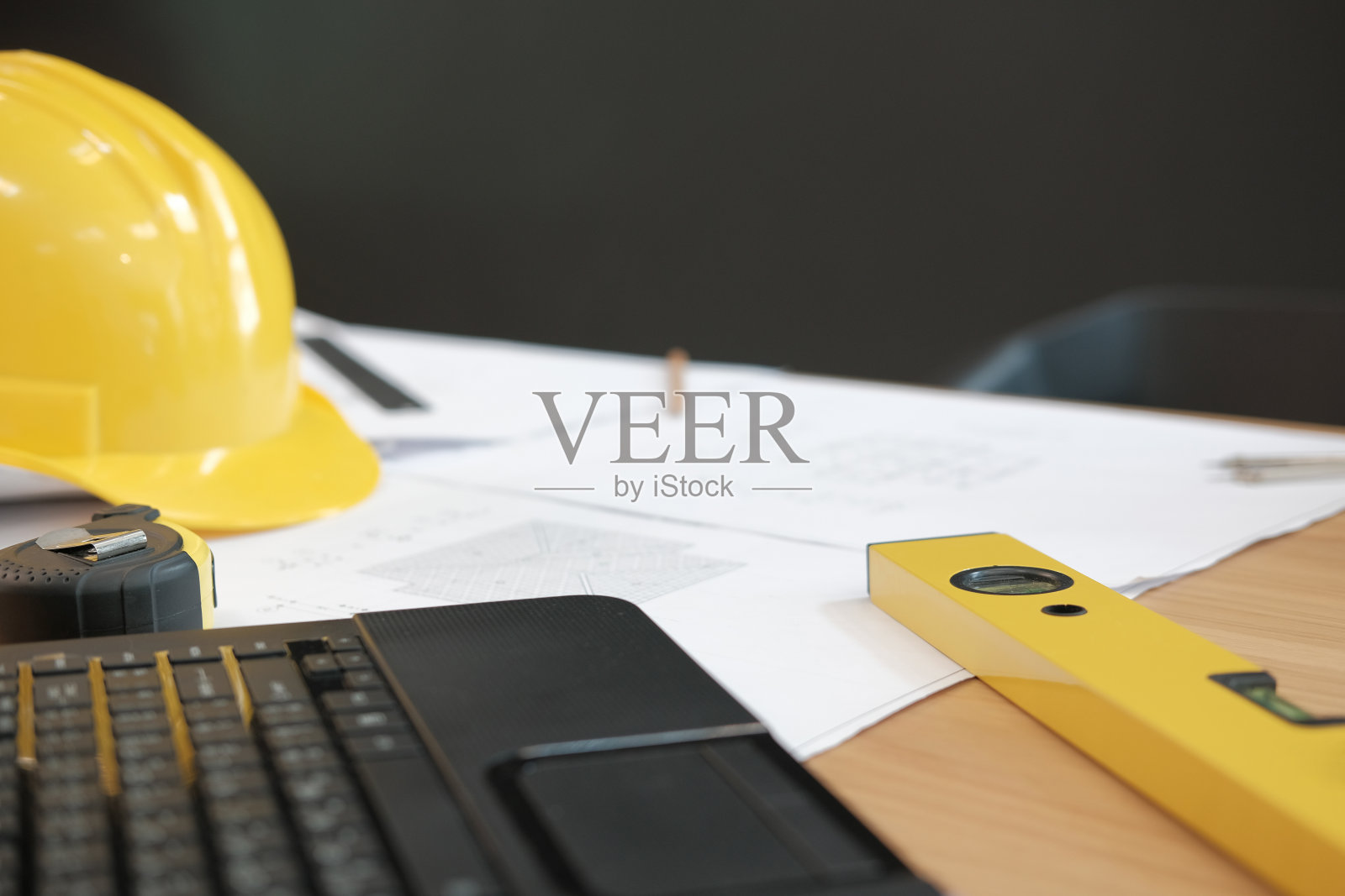 住宅蓝图的房地产项目在建筑师工程师工作场所。建筑的概念照片摄影图片