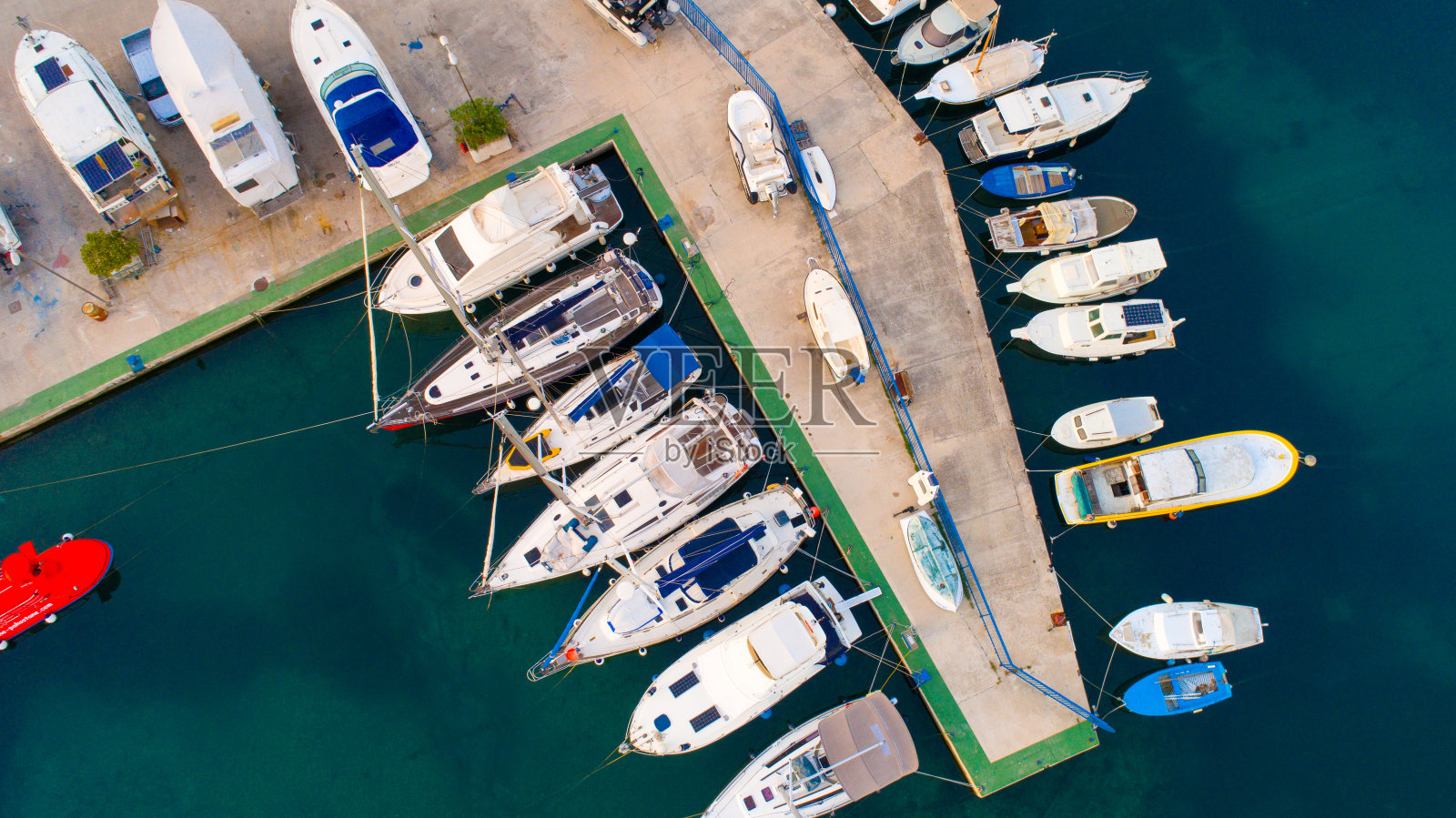 克罗地亚港口的游艇和船只照片摄影图片
