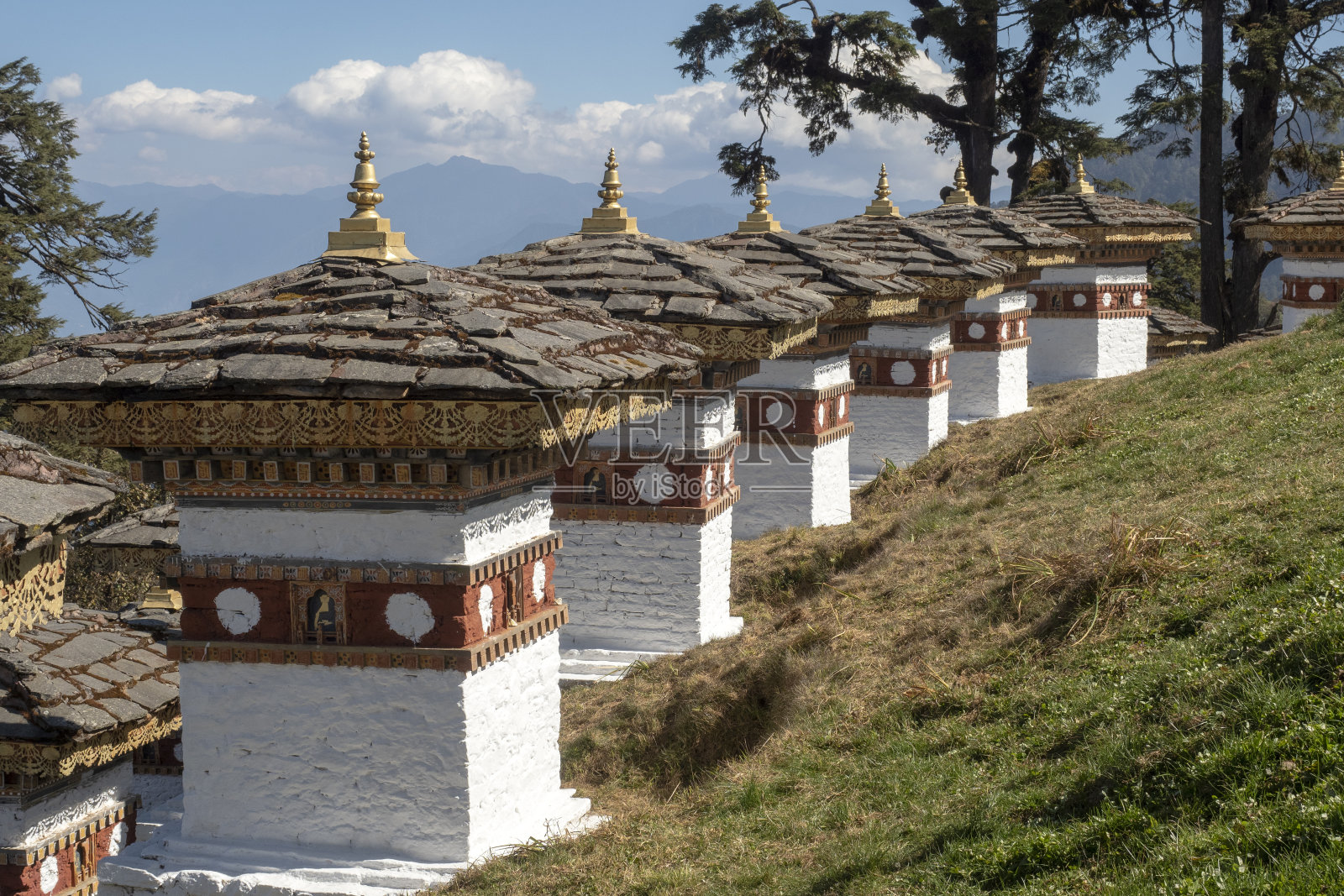 不丹多丘拉山口的乔滕斯照片摄影图片