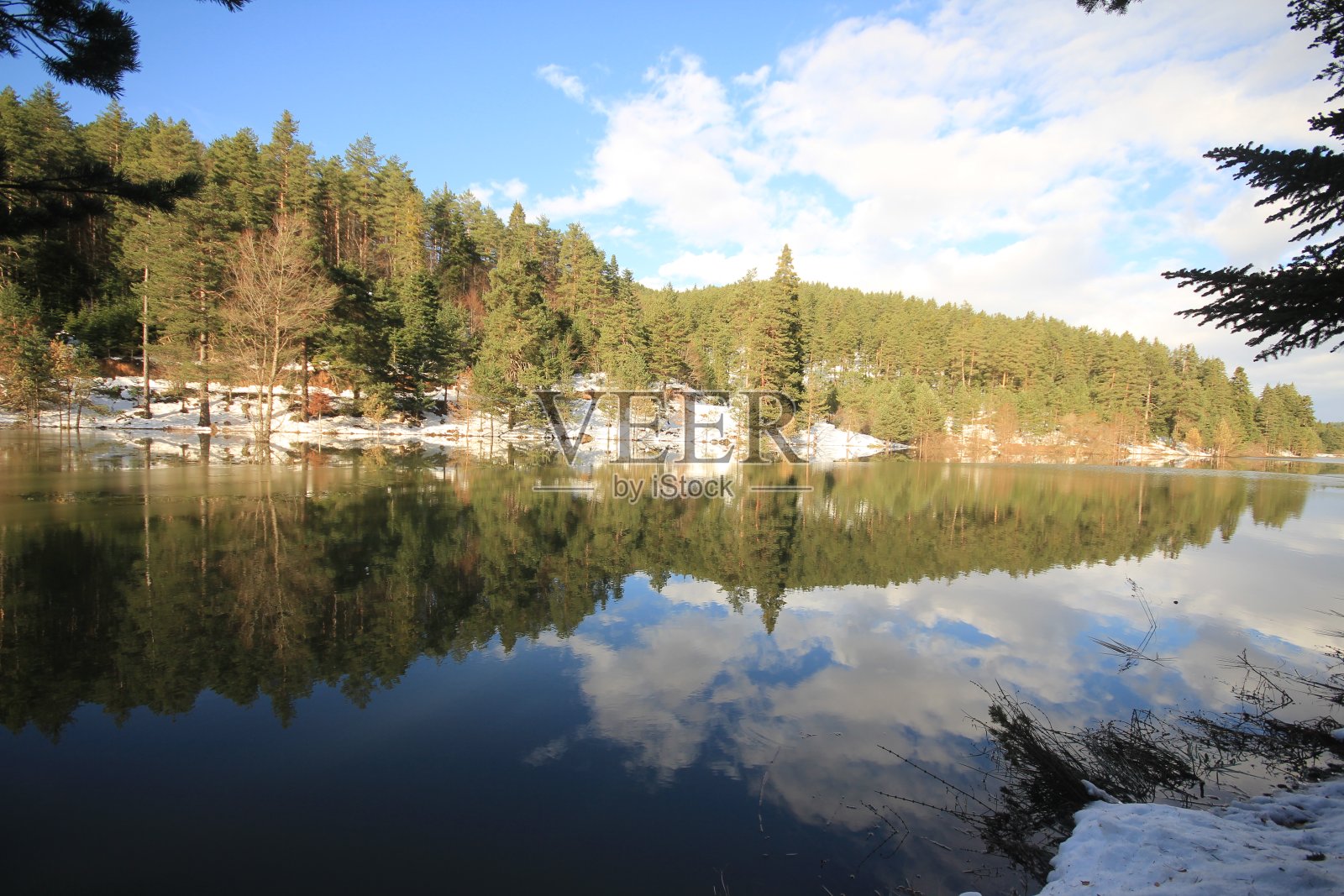 碧列西亚·波兹卡穆特湖照片摄影图片