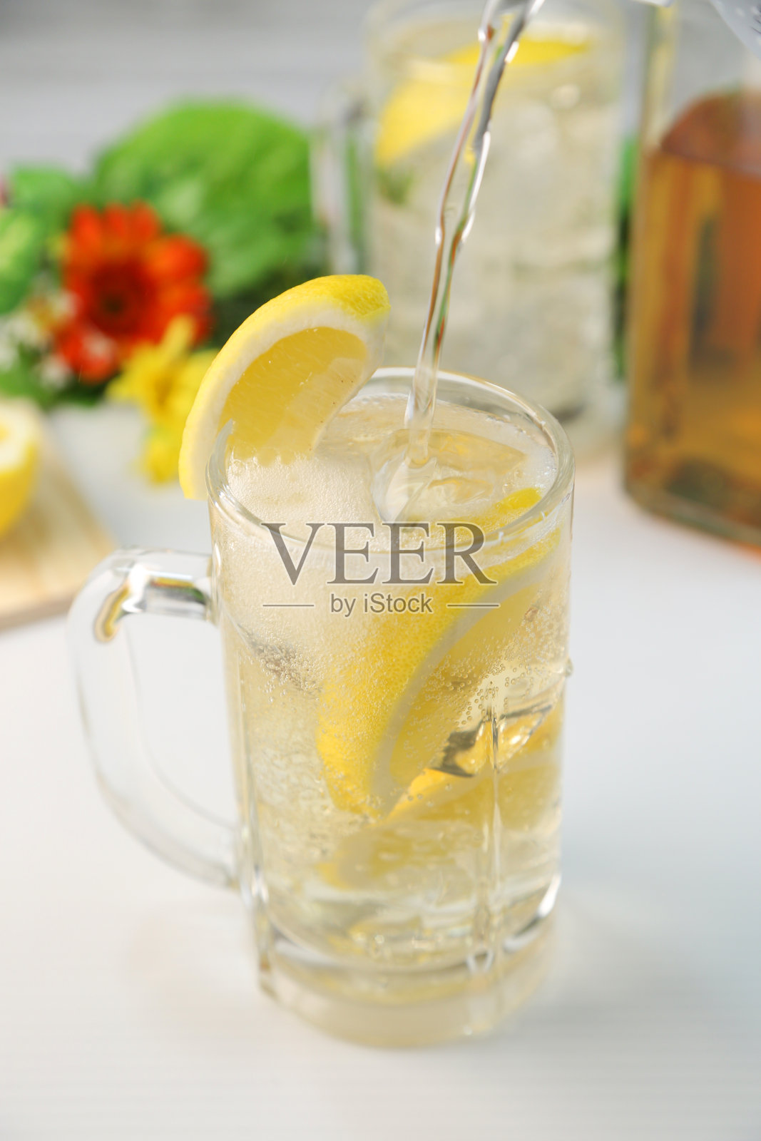 一种叫highball的酒精饮料照片摄影图片