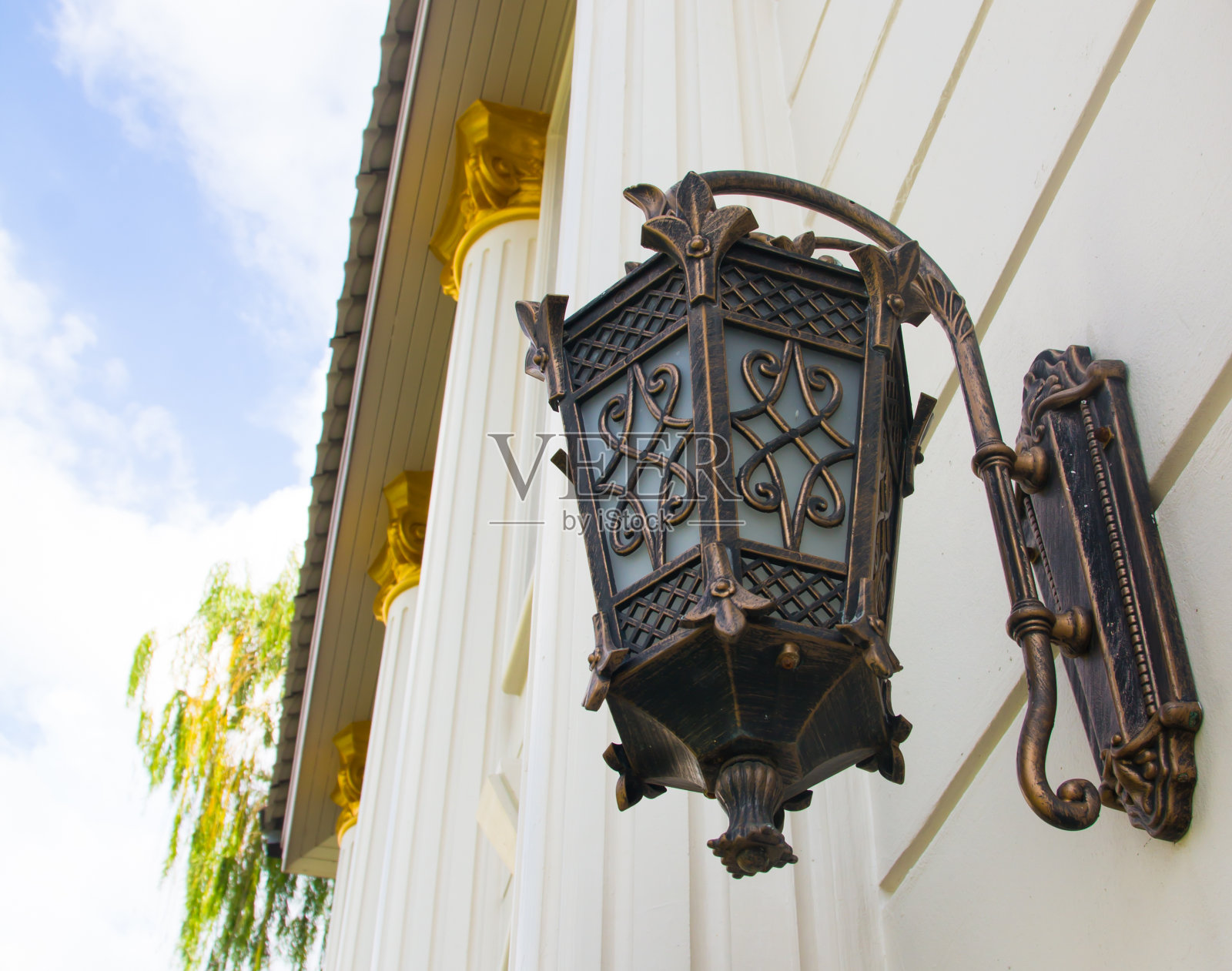 墙上的古董灯照片摄影图片