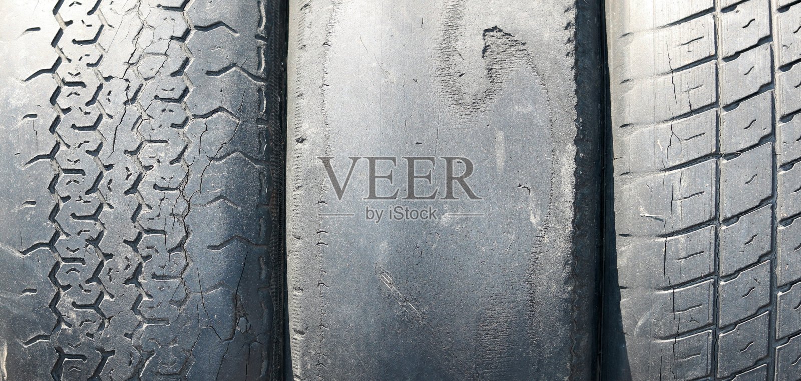 磨损的光头汽车轮胎特写照片摄影图片