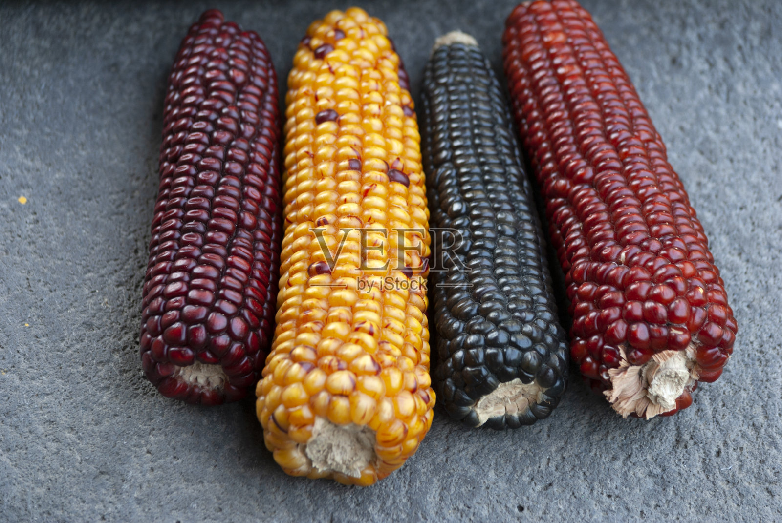 危地马拉多色干玉米农产品。玉蜀黍。照片摄影图片