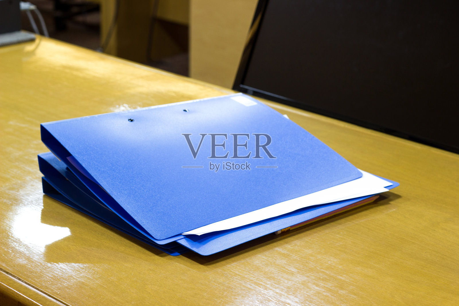 将会议室内的文件、业务概念等文件归档照片摄影图片