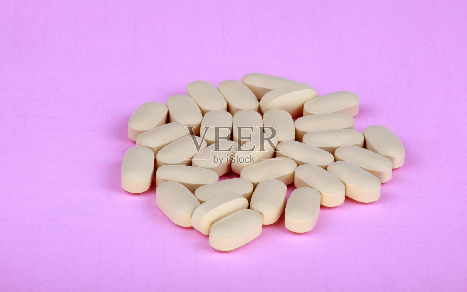 粉色背景的依非韦伦照片摄影图片