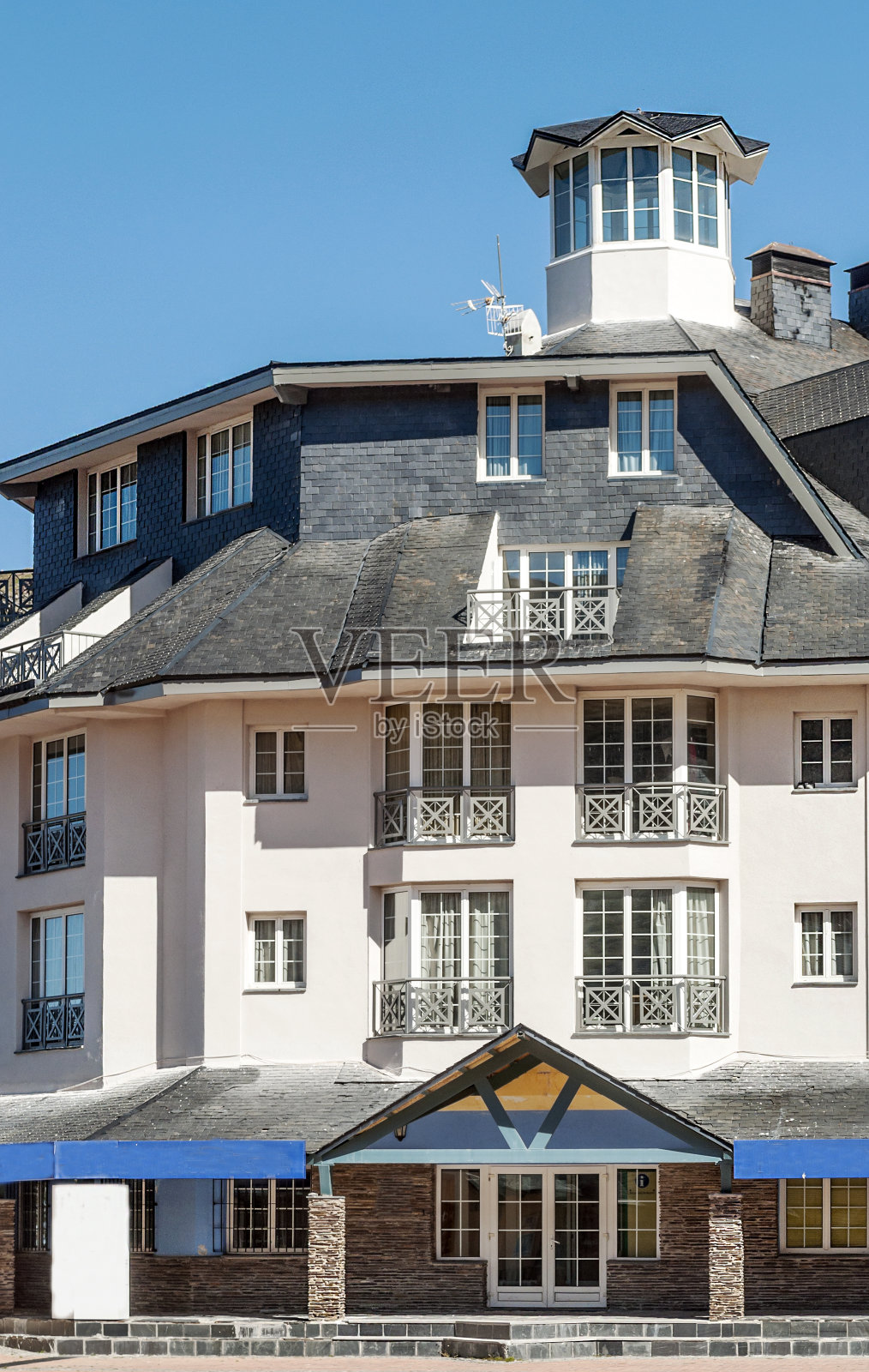 山上的房子照片摄影图片