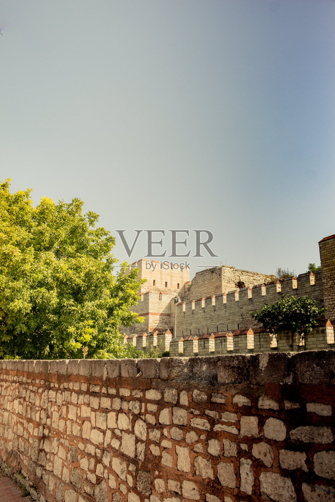 土耳其伊斯坦布尔的君士坦丁堡城墙照片摄影图片