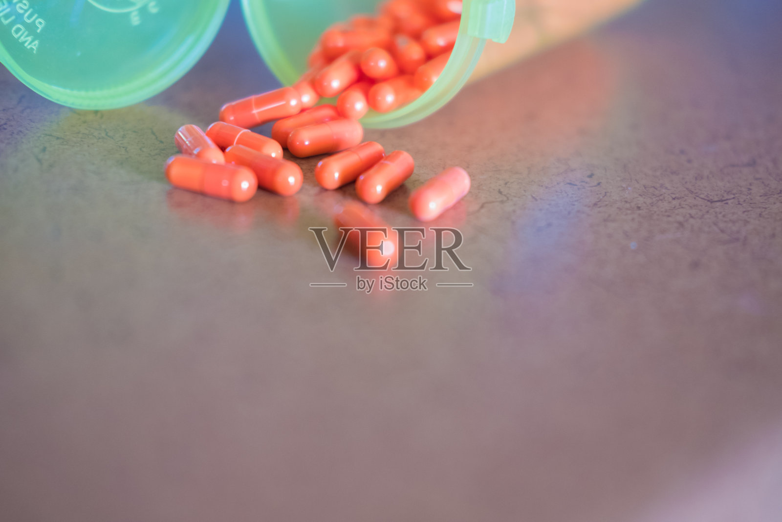 橙色的药片照片摄影图片