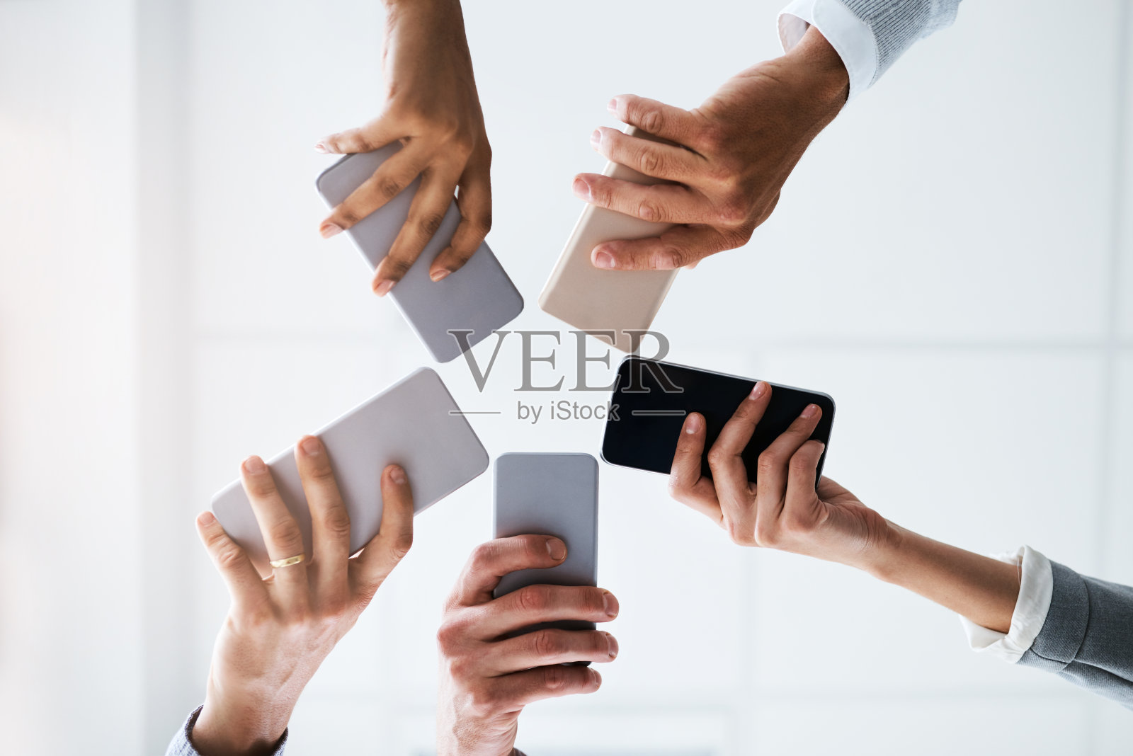 他们什么都知道照片摄影图片