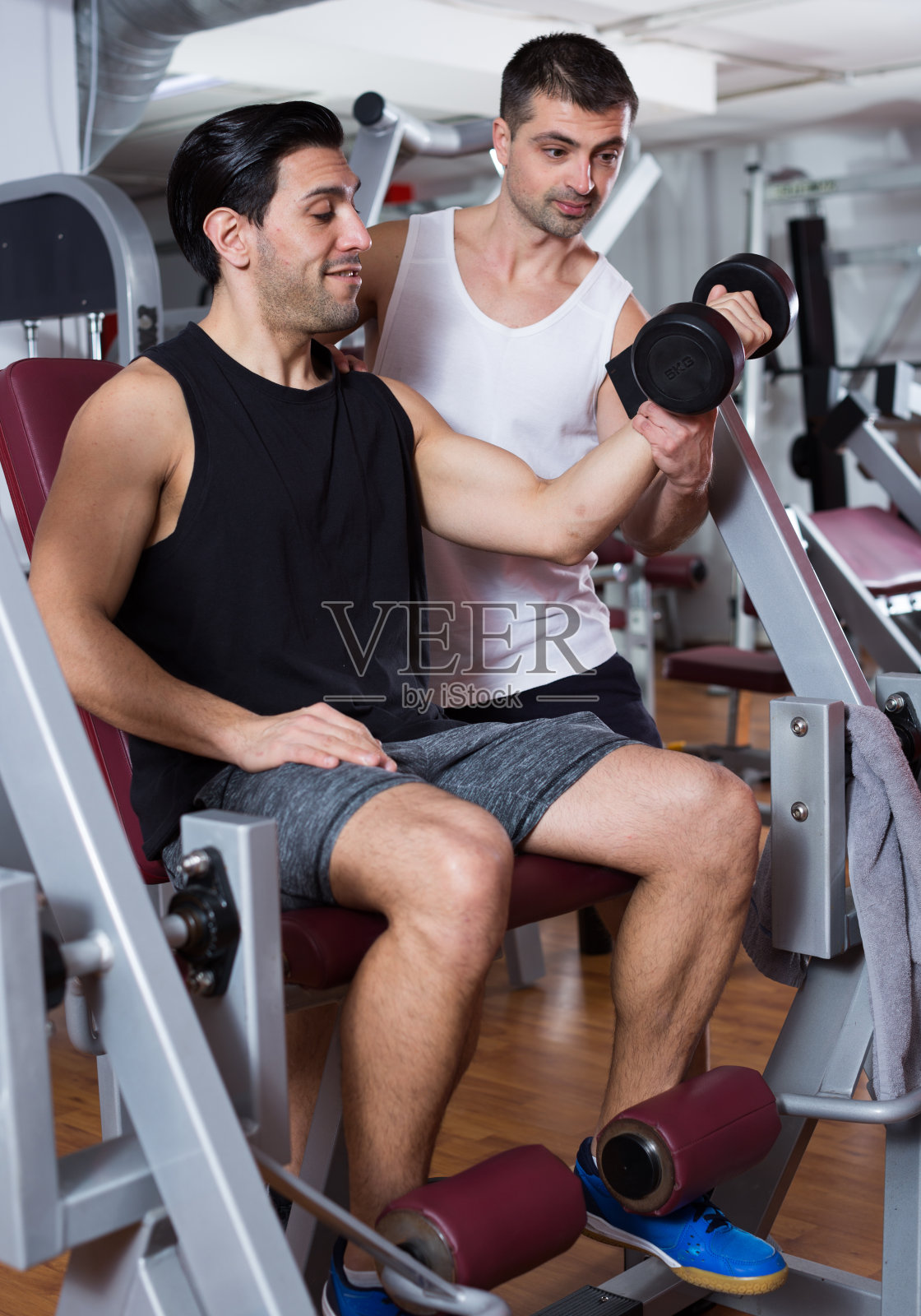 和健身教练在一起的人照片摄影图片