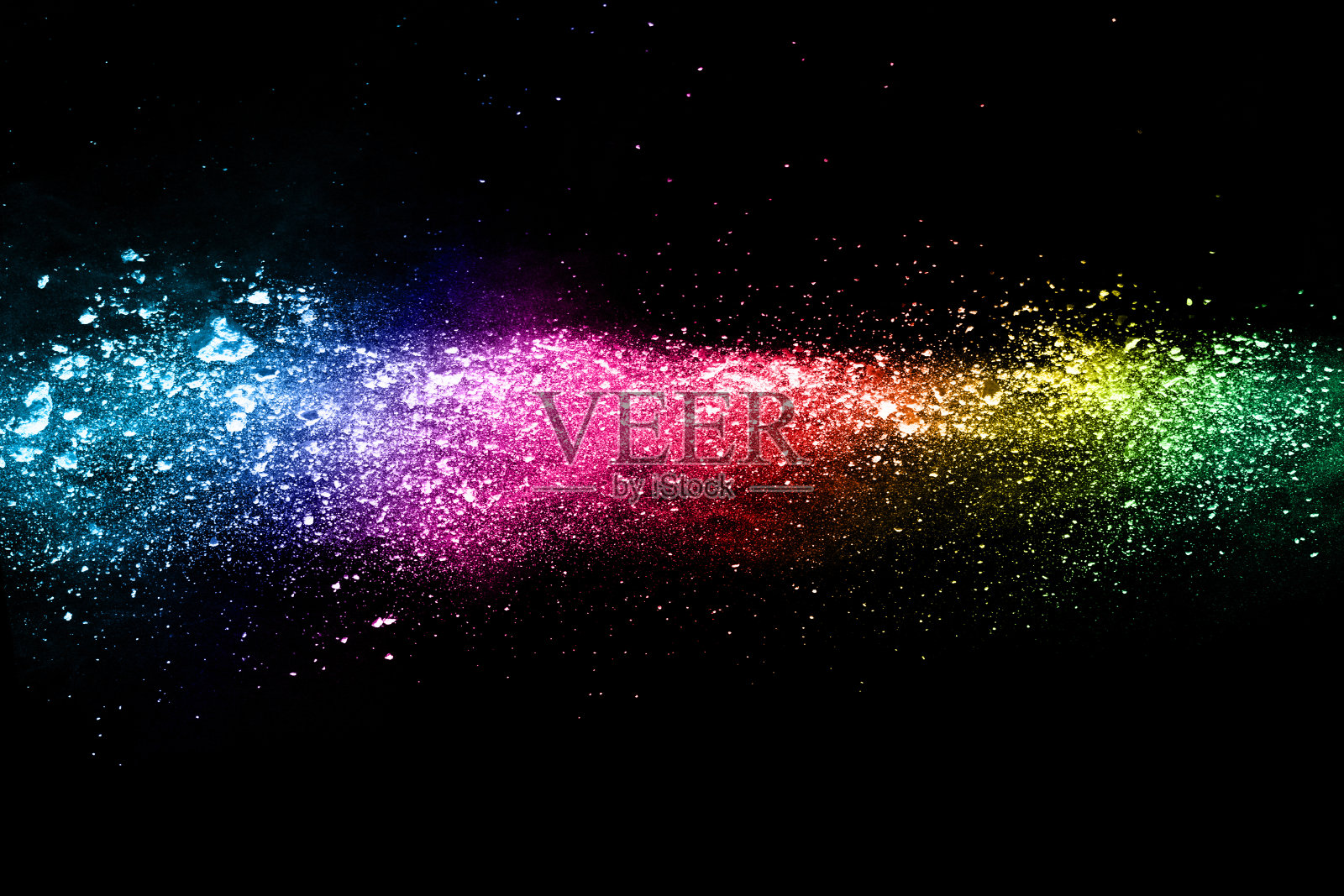 黑色背景上的彩色粉尘爆炸。抽象的粉末溅射背景，冷冻运动的彩色粉末爆炸/投掷彩色粉末，多色闪光纹理。照片摄影图片