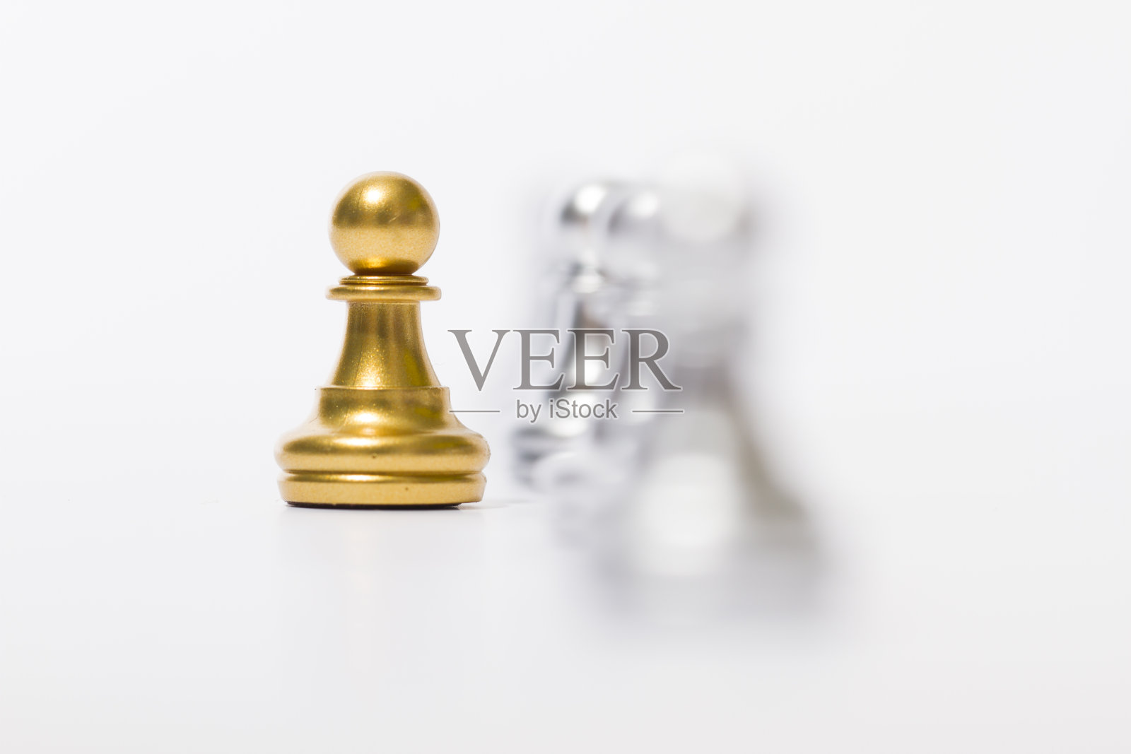 不同的棋子，在团队中非常突出，相互竞争照片摄影图片