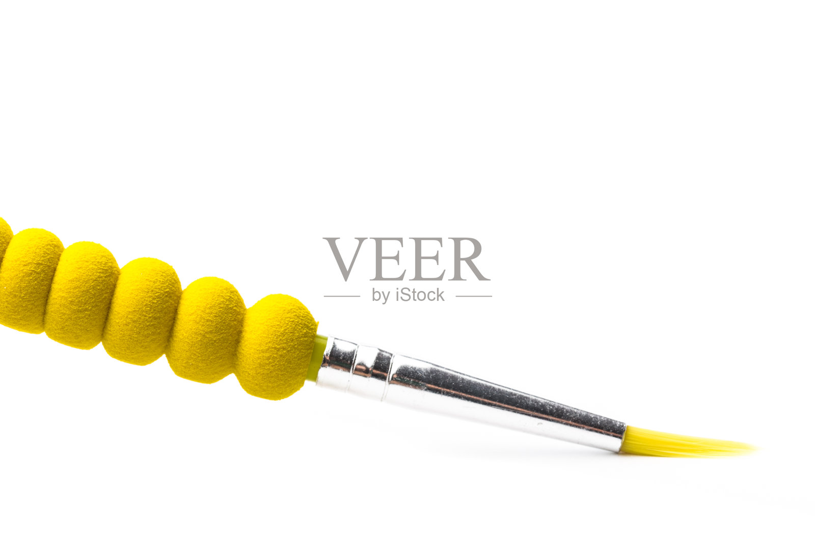 彩色画笔隔离在白色背景上照片摄影图片