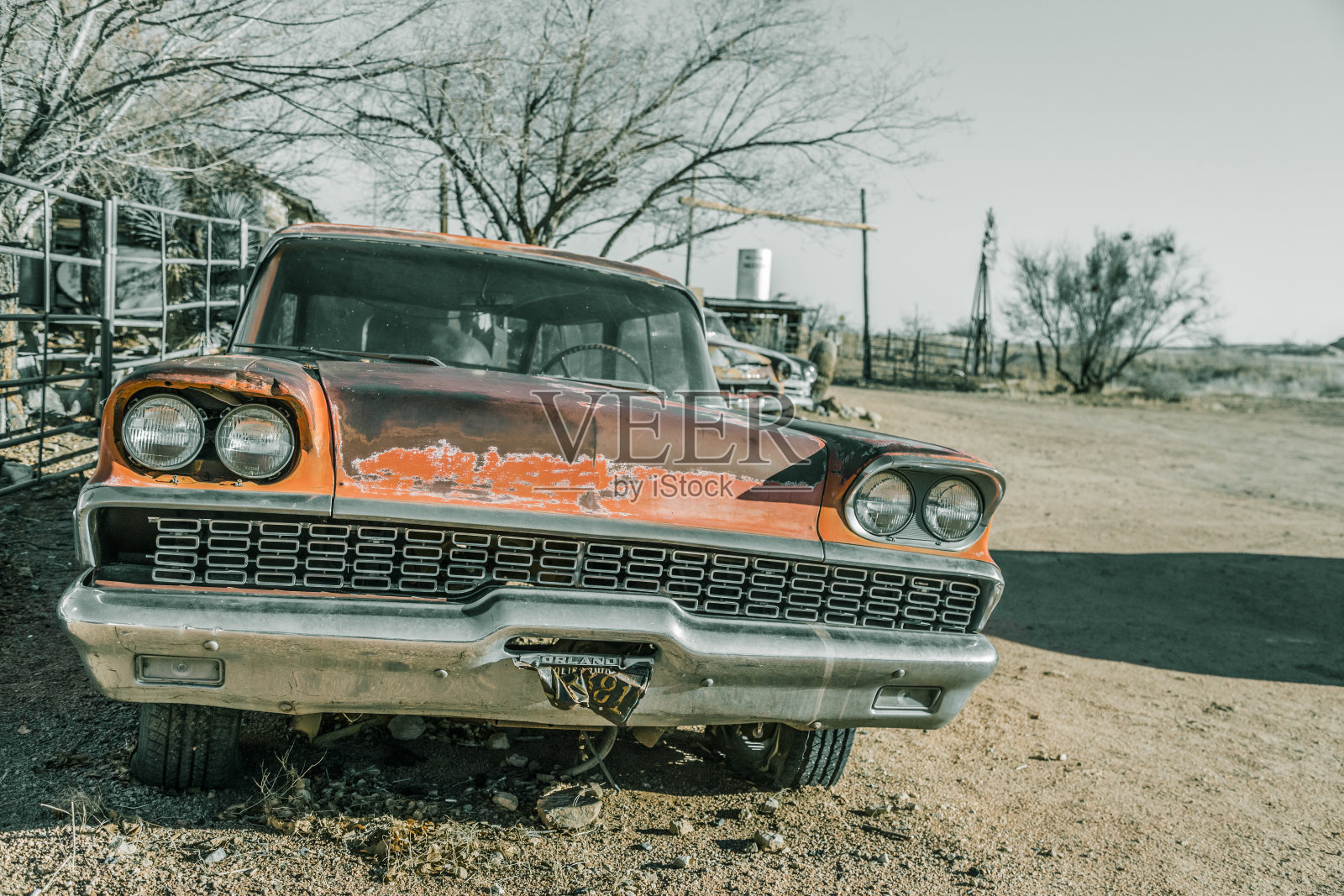 亚利桑那州66号公路上的一辆旧车照片摄影图片