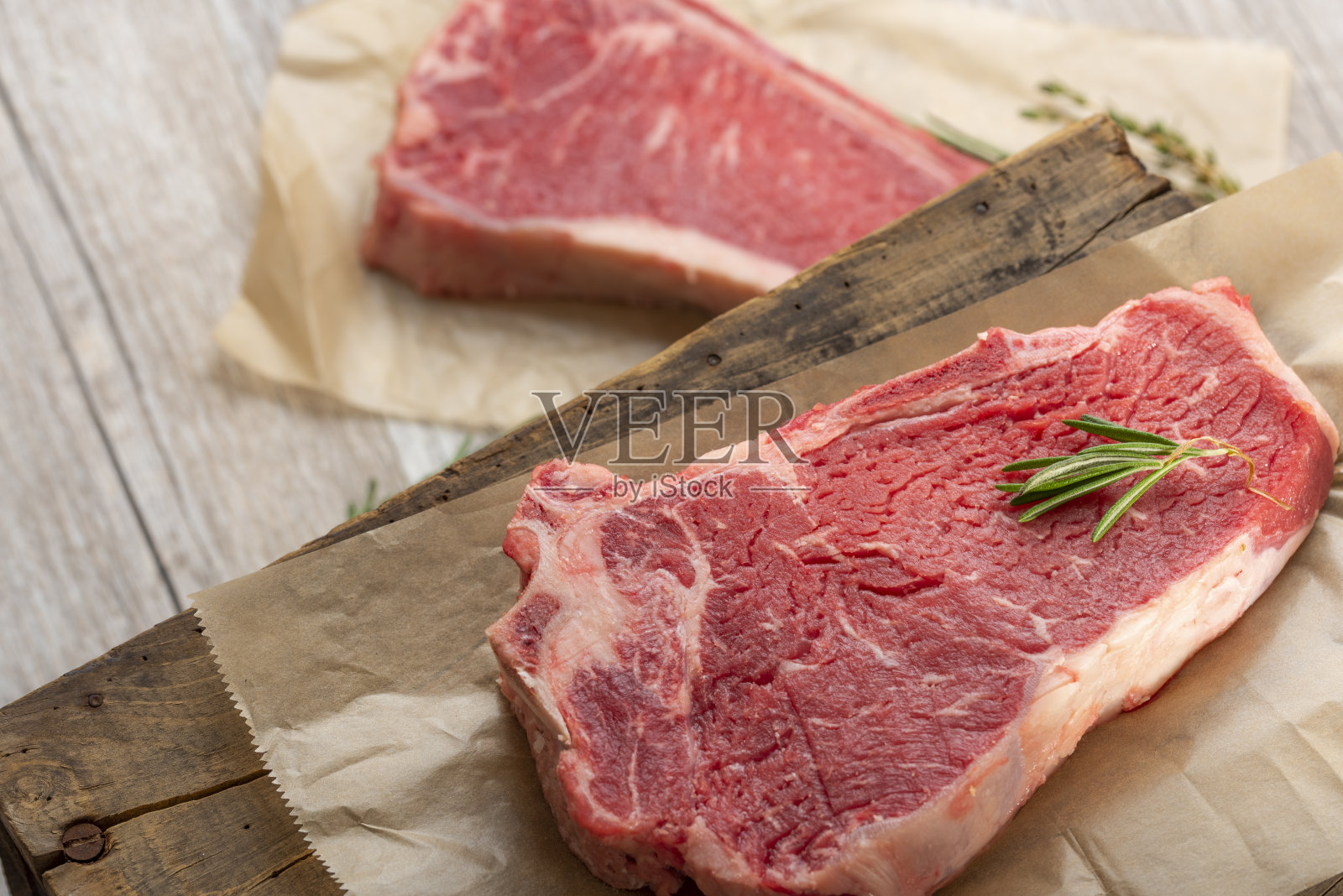 生的牛排照片摄影图片