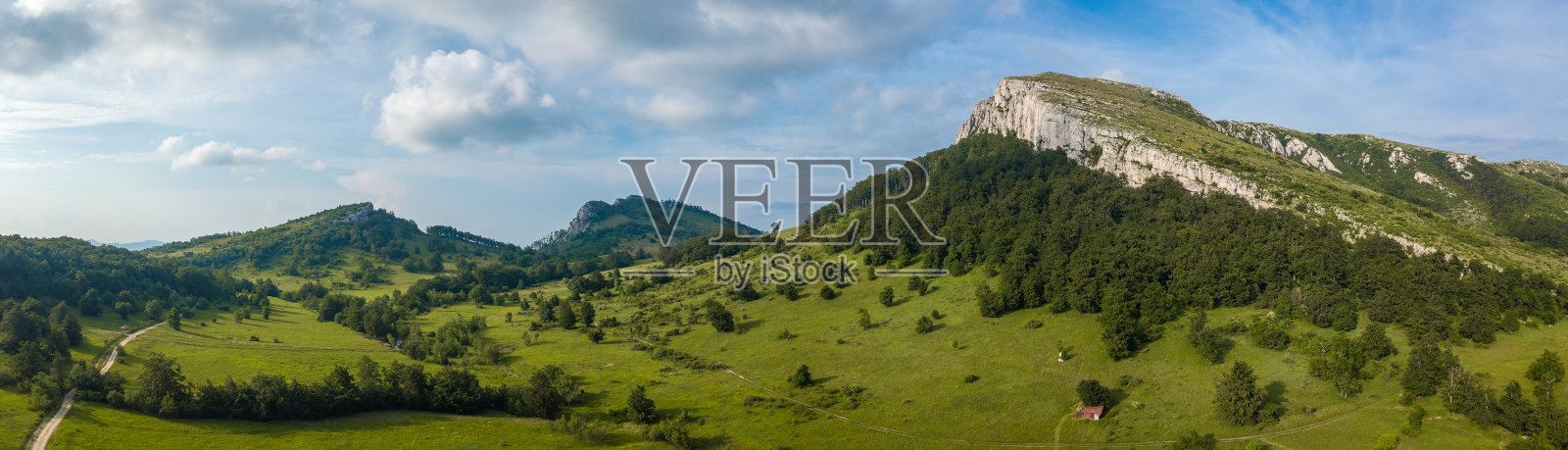 春天的山巅景观全景照片摄影图片