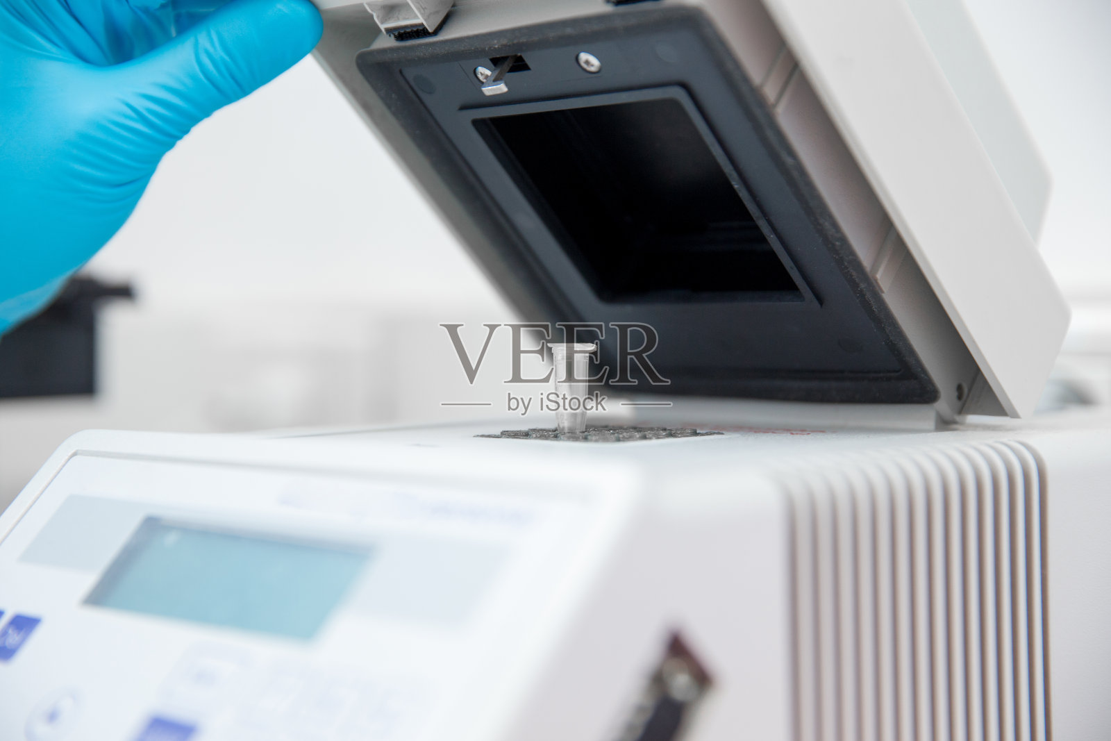 研究人员开放PCR循环照片摄影图片