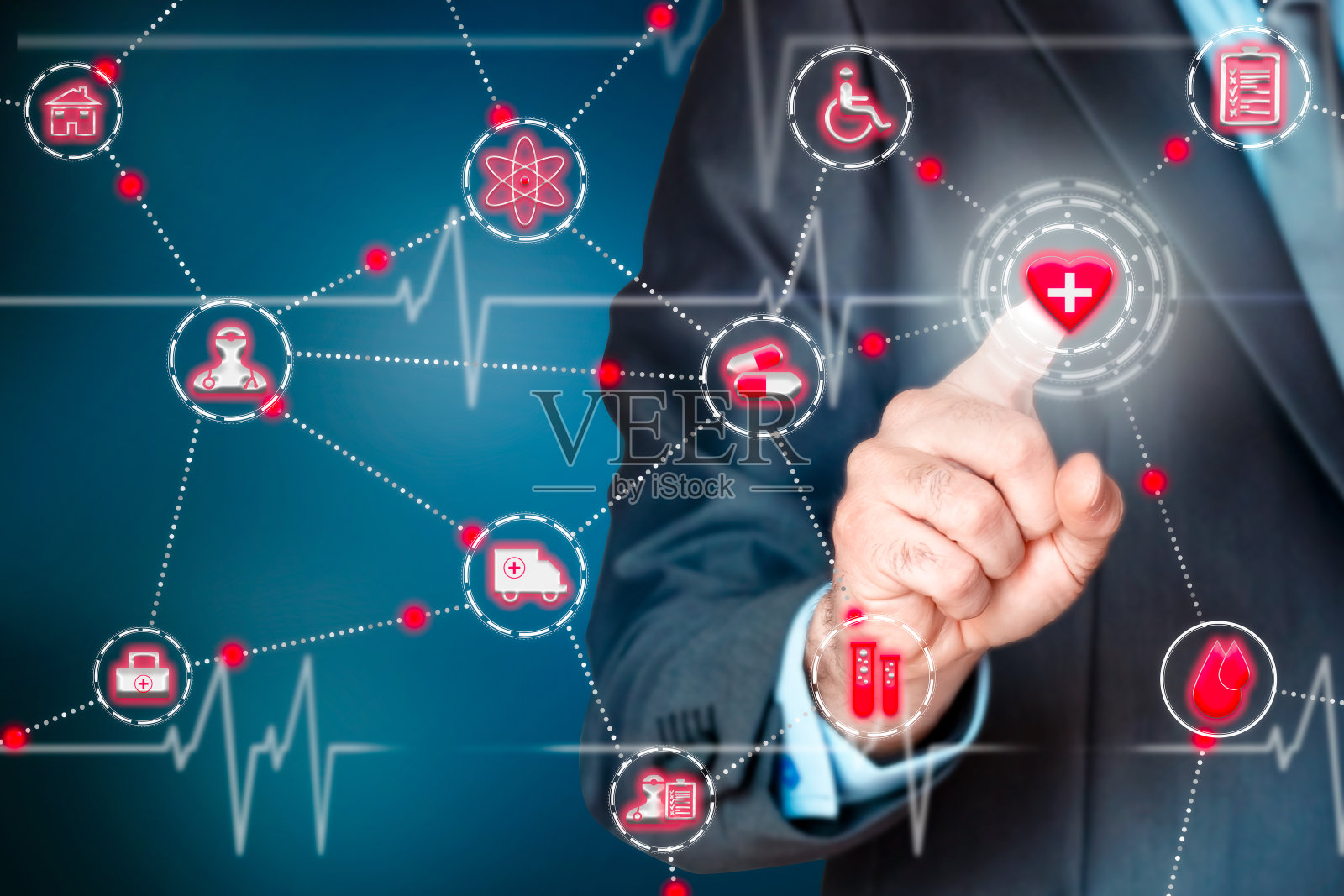 商人在虚拟屏幕上按压一颗心。照片摄影图片