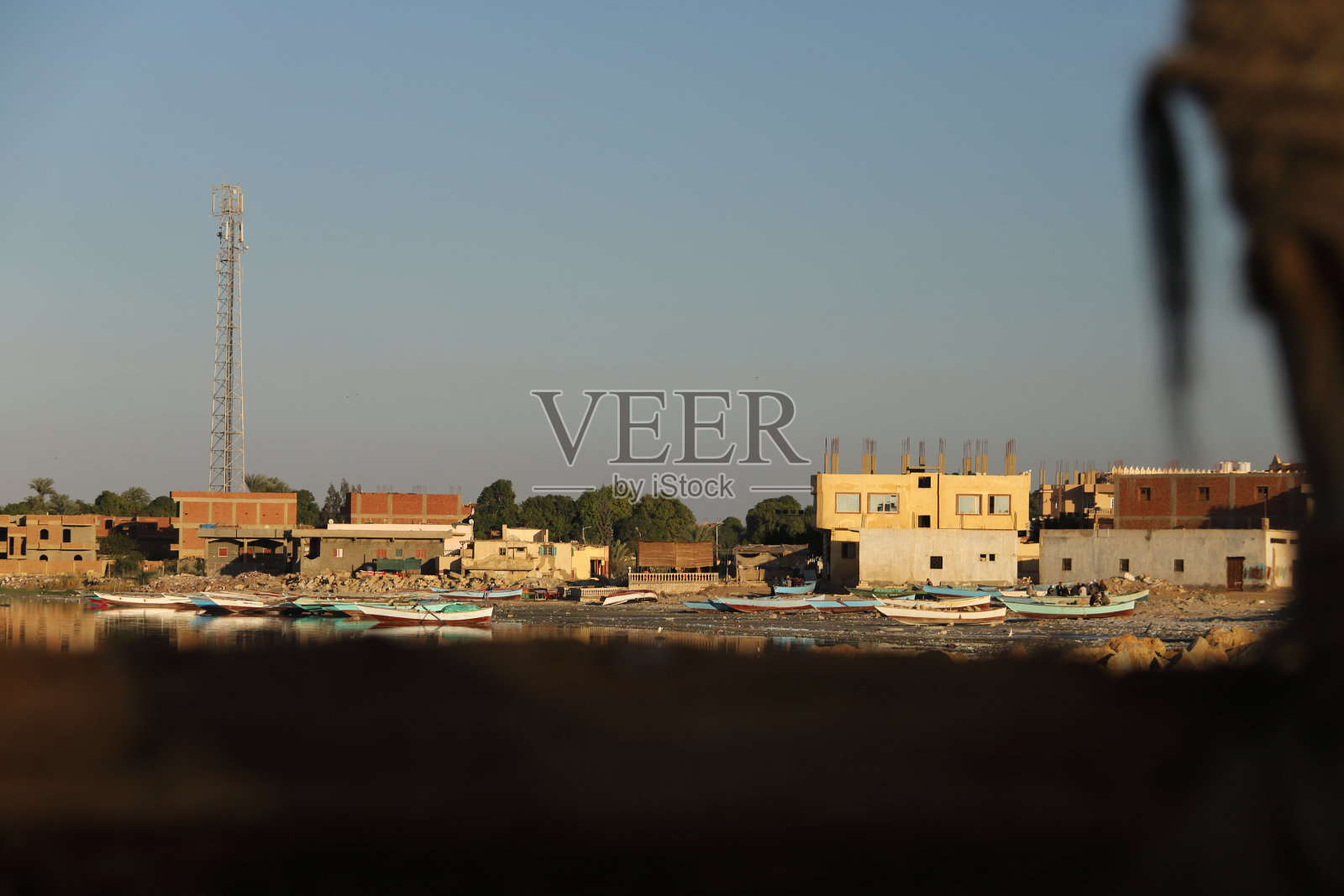 下午的卡伦湖照片摄影图片