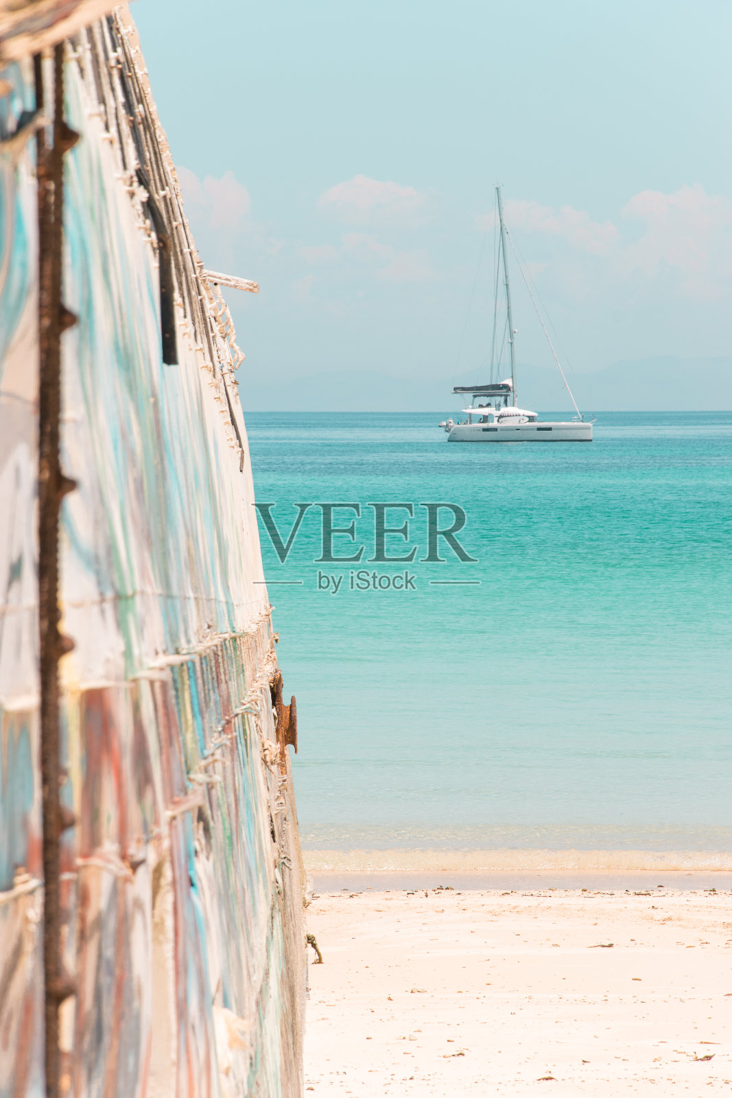 巴拿马孔塔多拉岛的一艘船。照片摄影图片