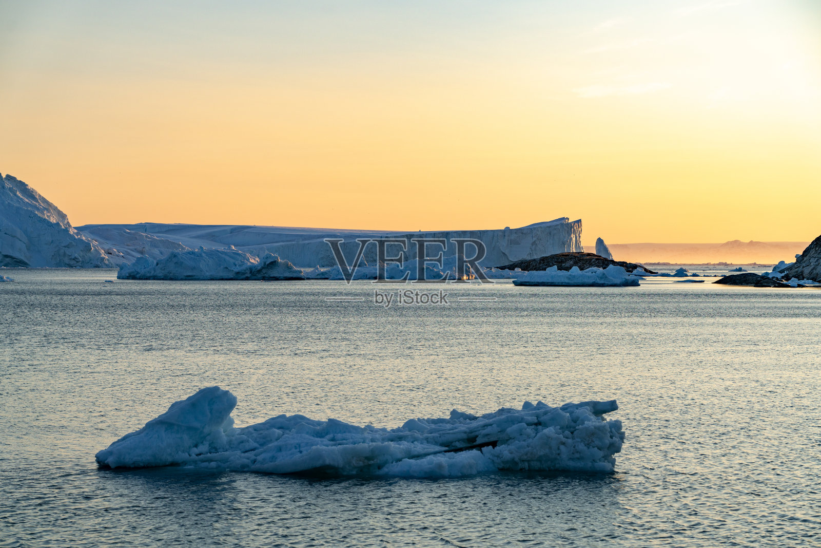 格陵兰岛伊卢利萨特冰湾的北极冰川照片摄影图片