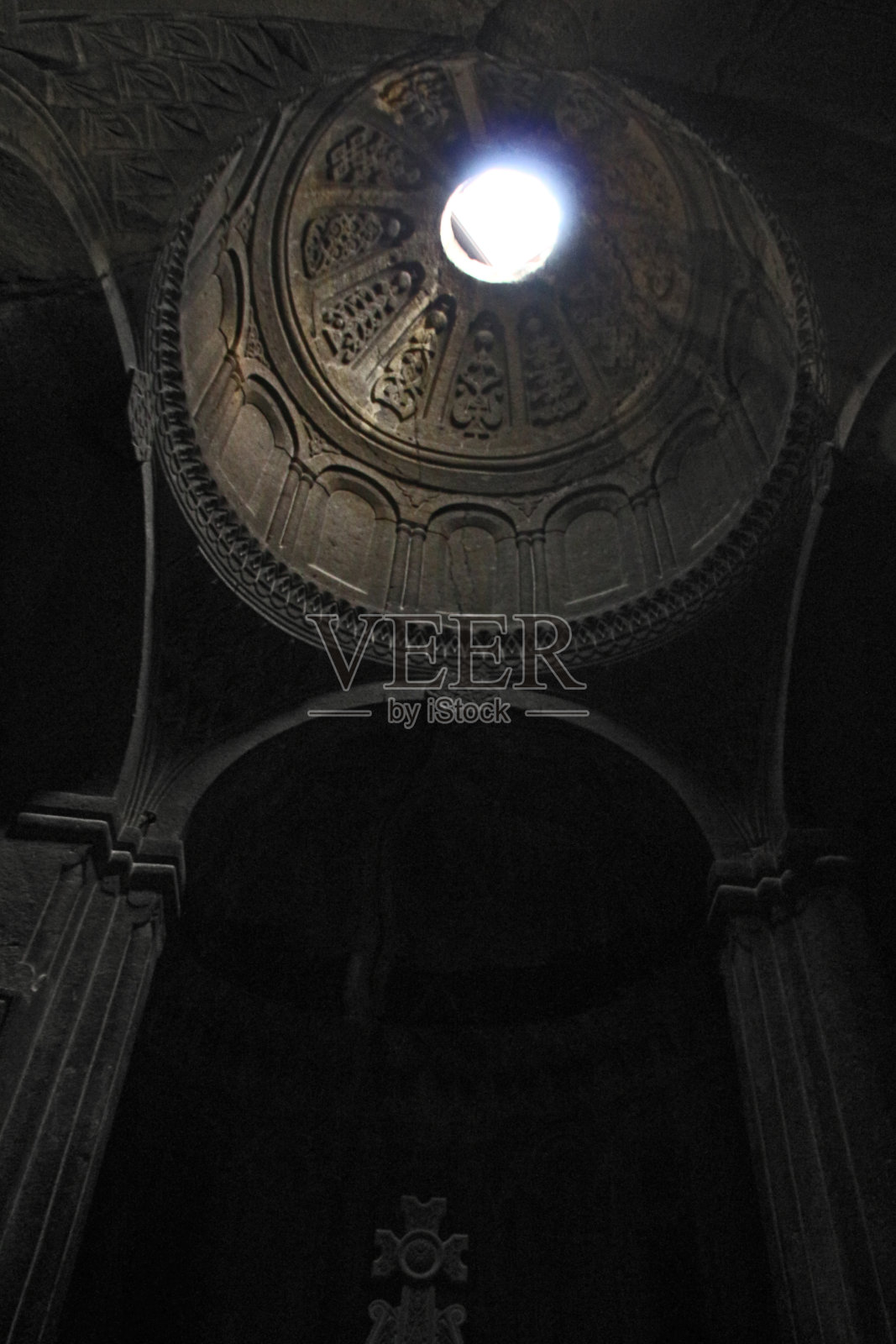 洞穴修道院Geghard-亚美尼亚-室内照片摄影图片